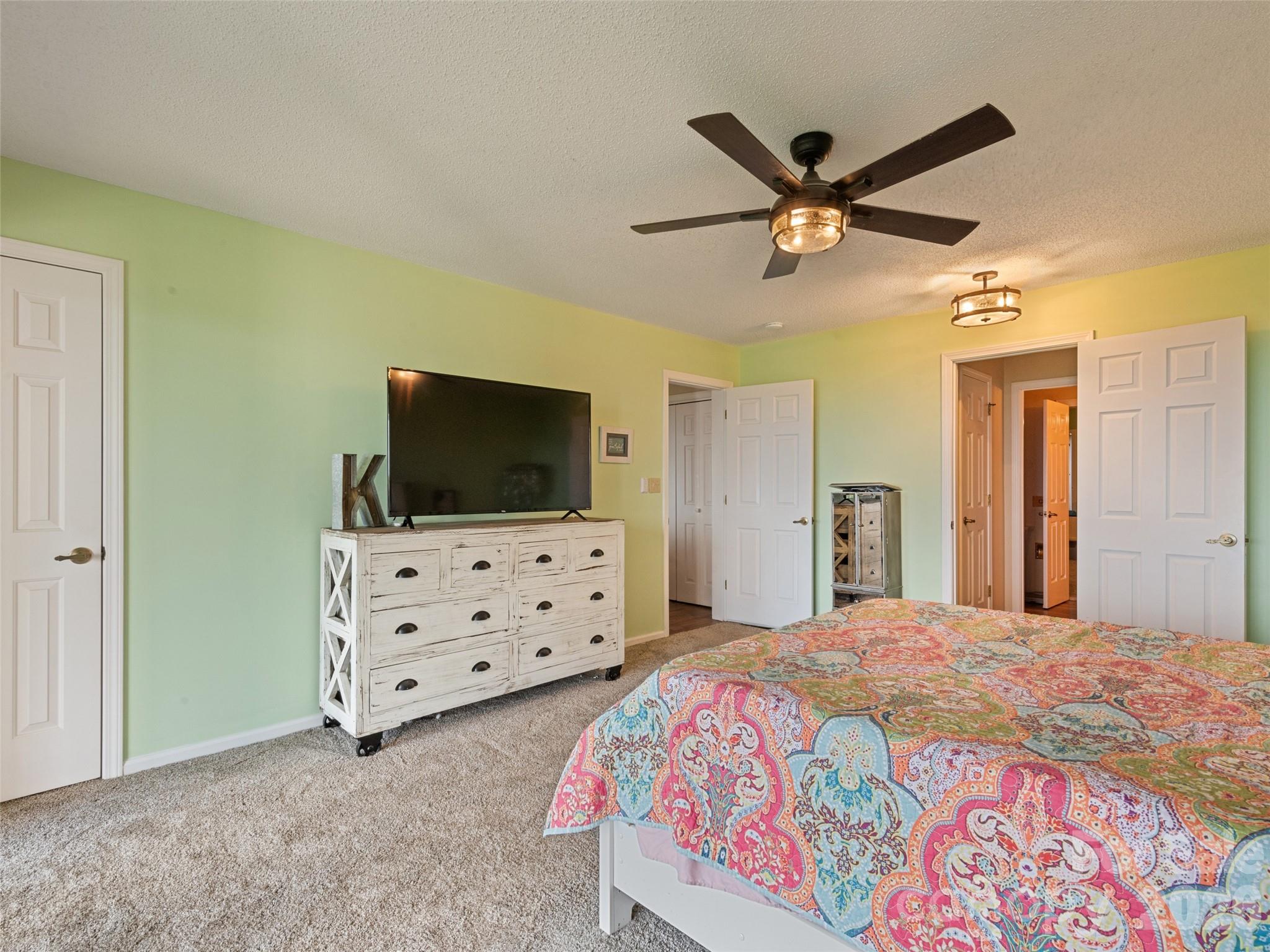 602 Fleetwood Plaza — Hendersonville