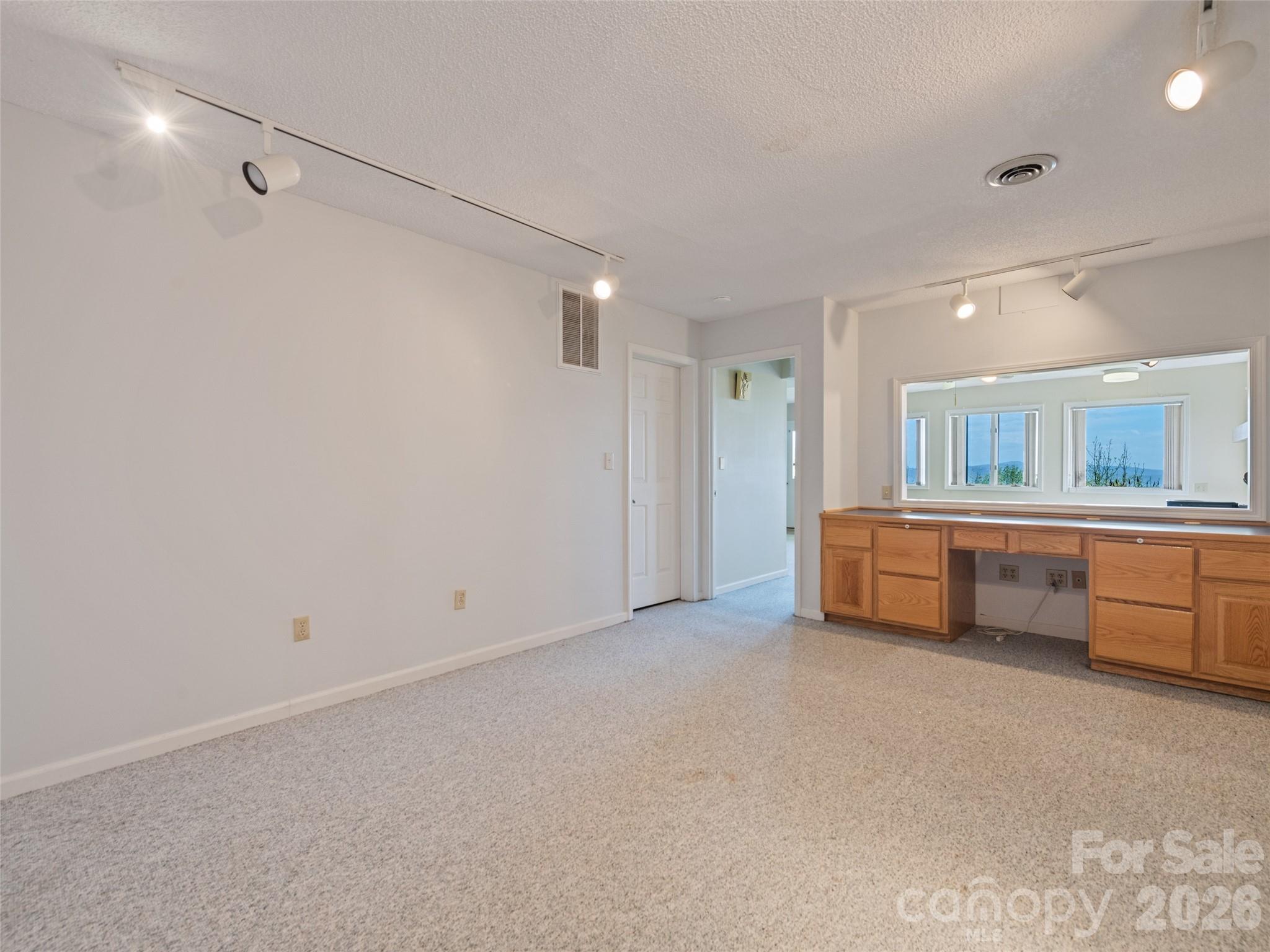 602 Fleetwood Plaza — Hendersonville