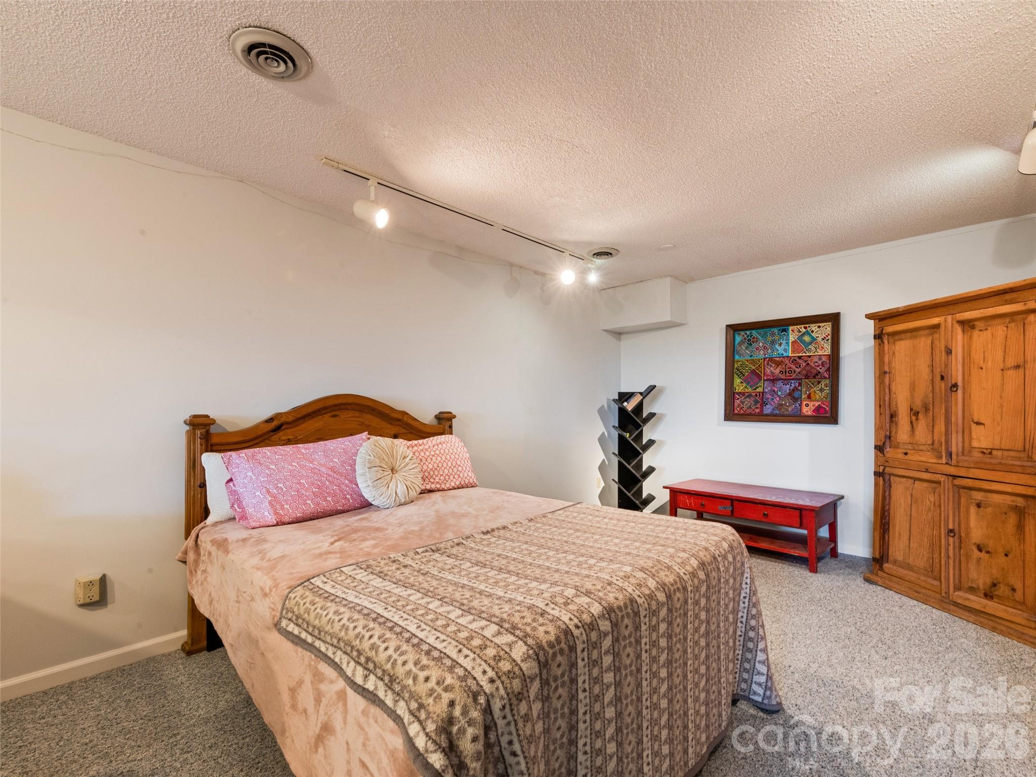 602 Fleetwood Plaza — Hendersonville