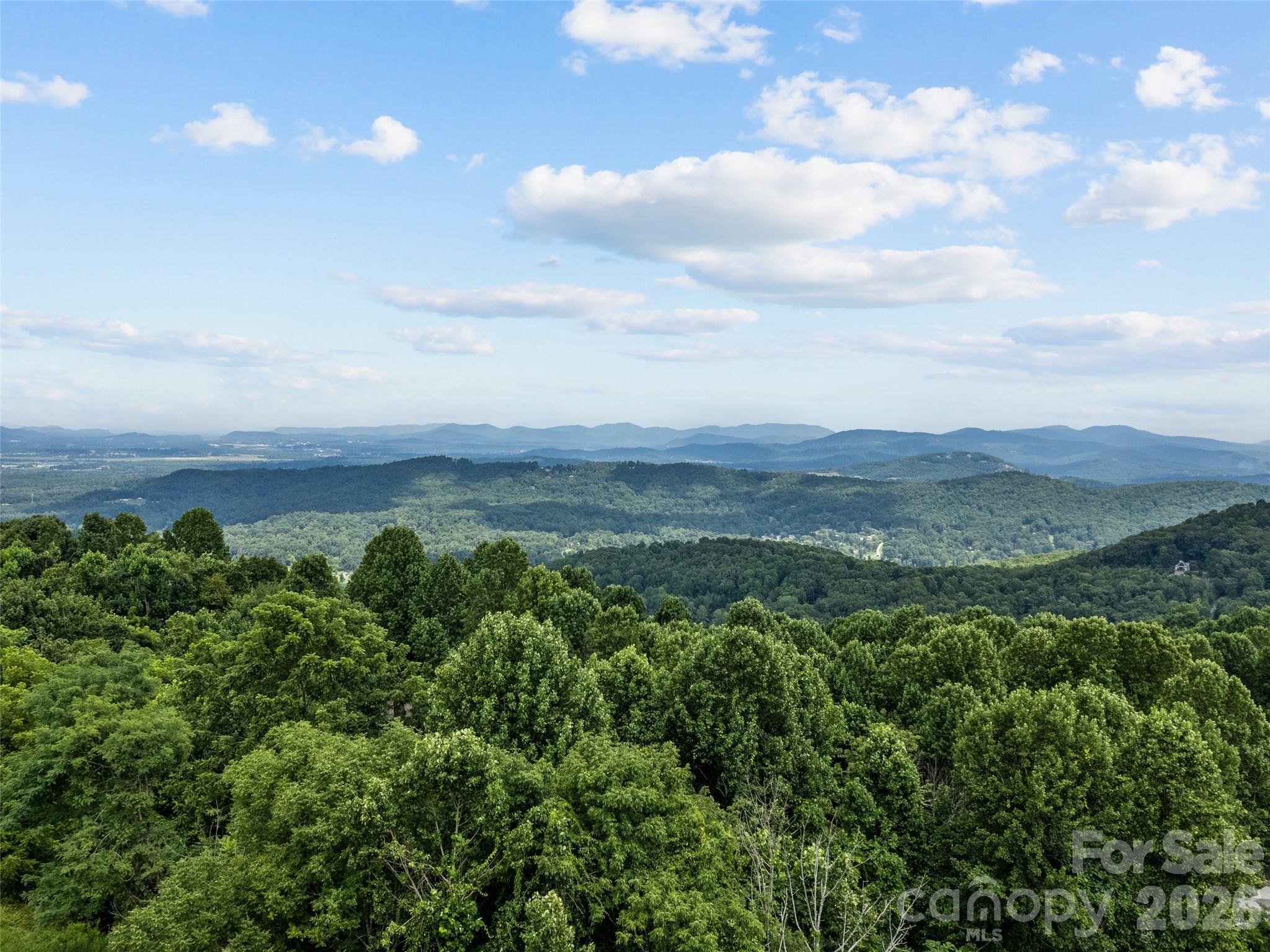 602 Fleetwood Plaza — Hendersonville