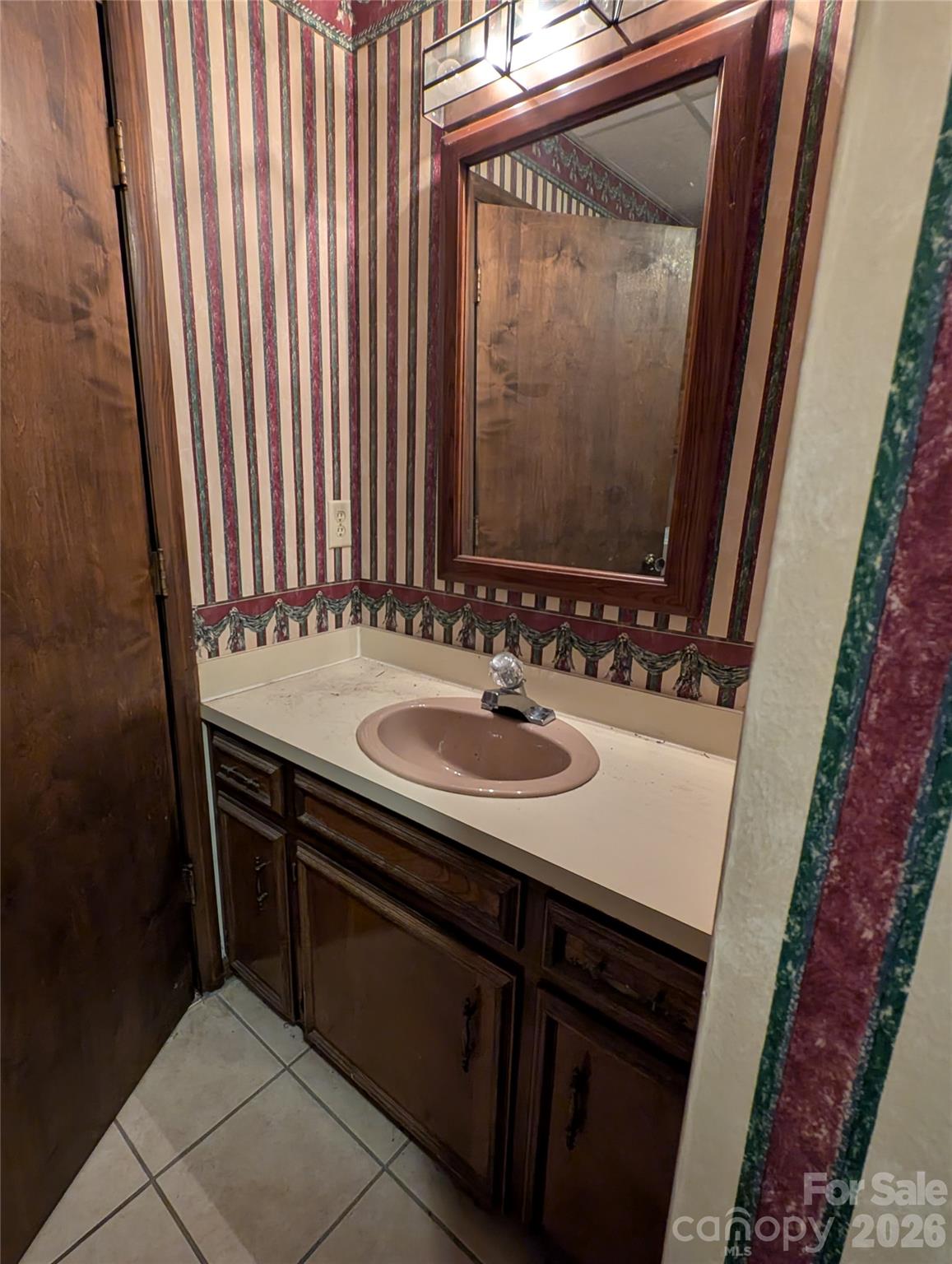 3065 Woodstream Drive — Valdese