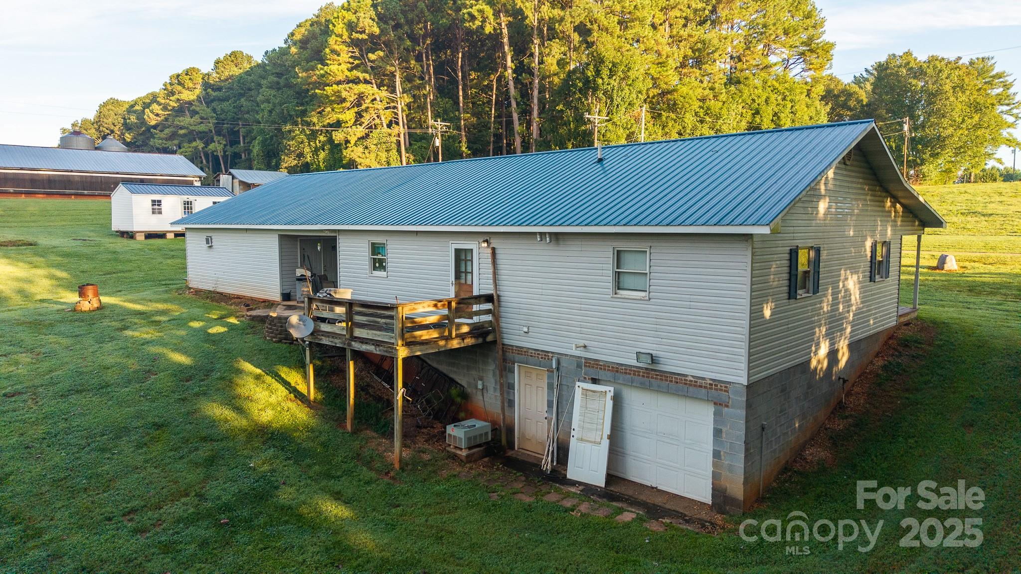167 Buck Hollow Trail — Ararat