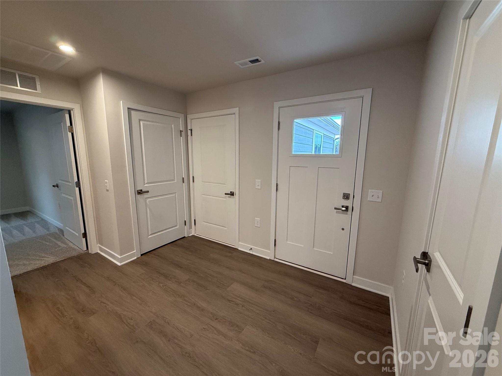 3266 Eller Drive Extension — Hickory