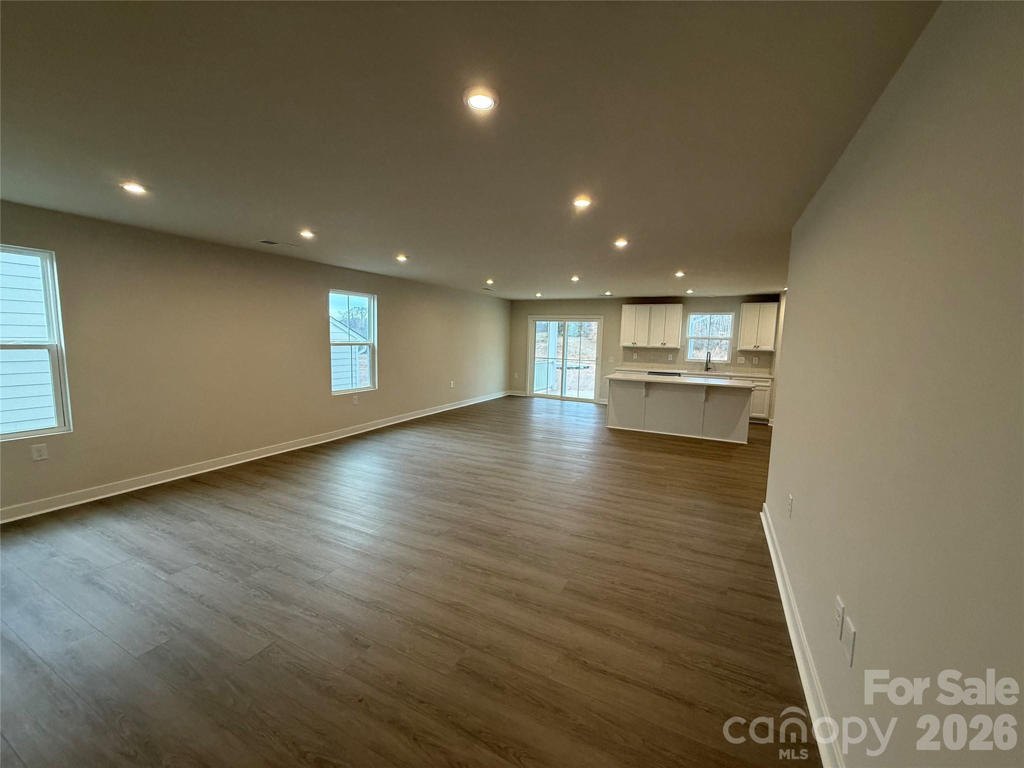 3266 Eller Drive Extension — Hickory