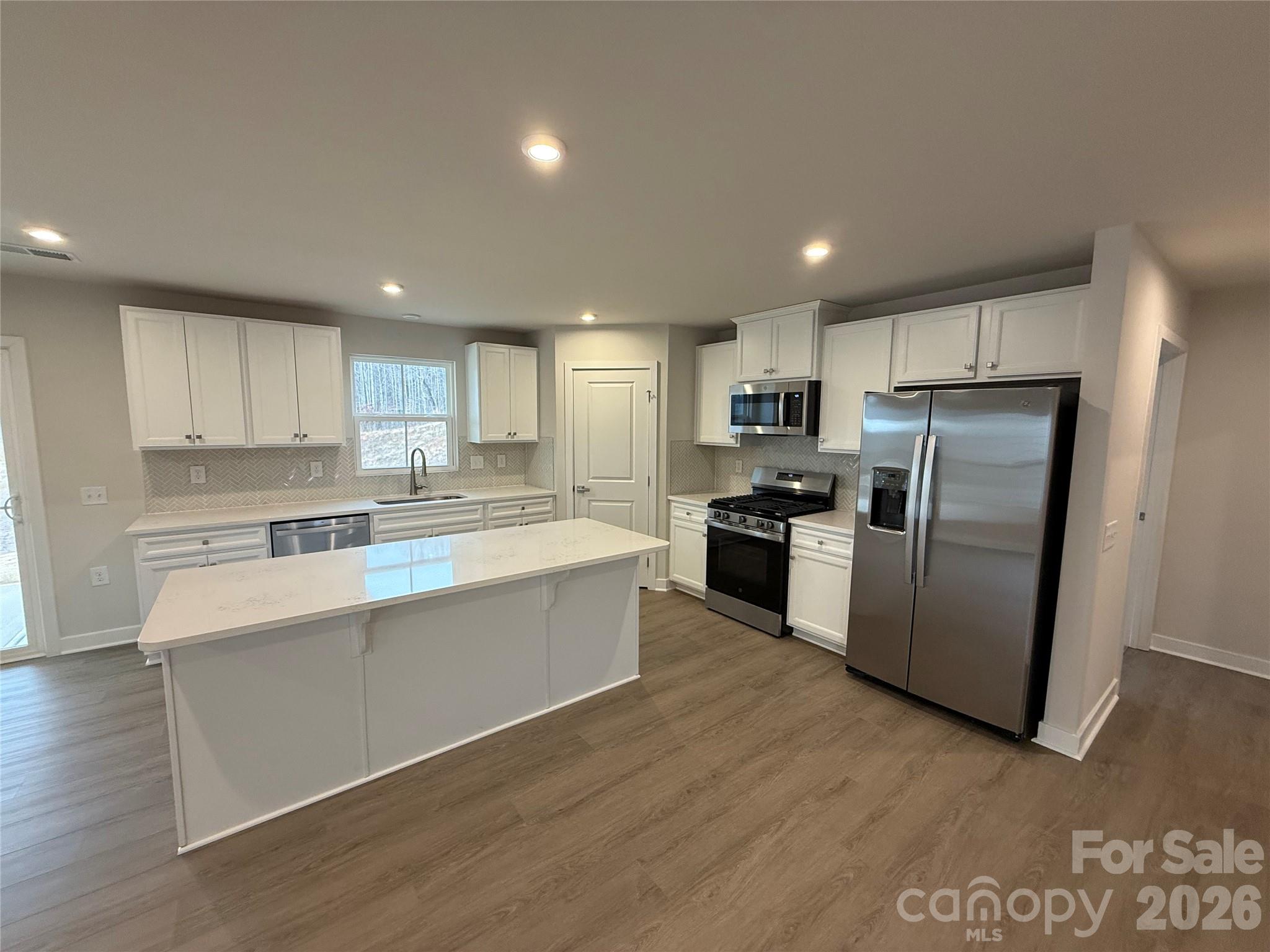3266 Eller Drive Extension — Hickory