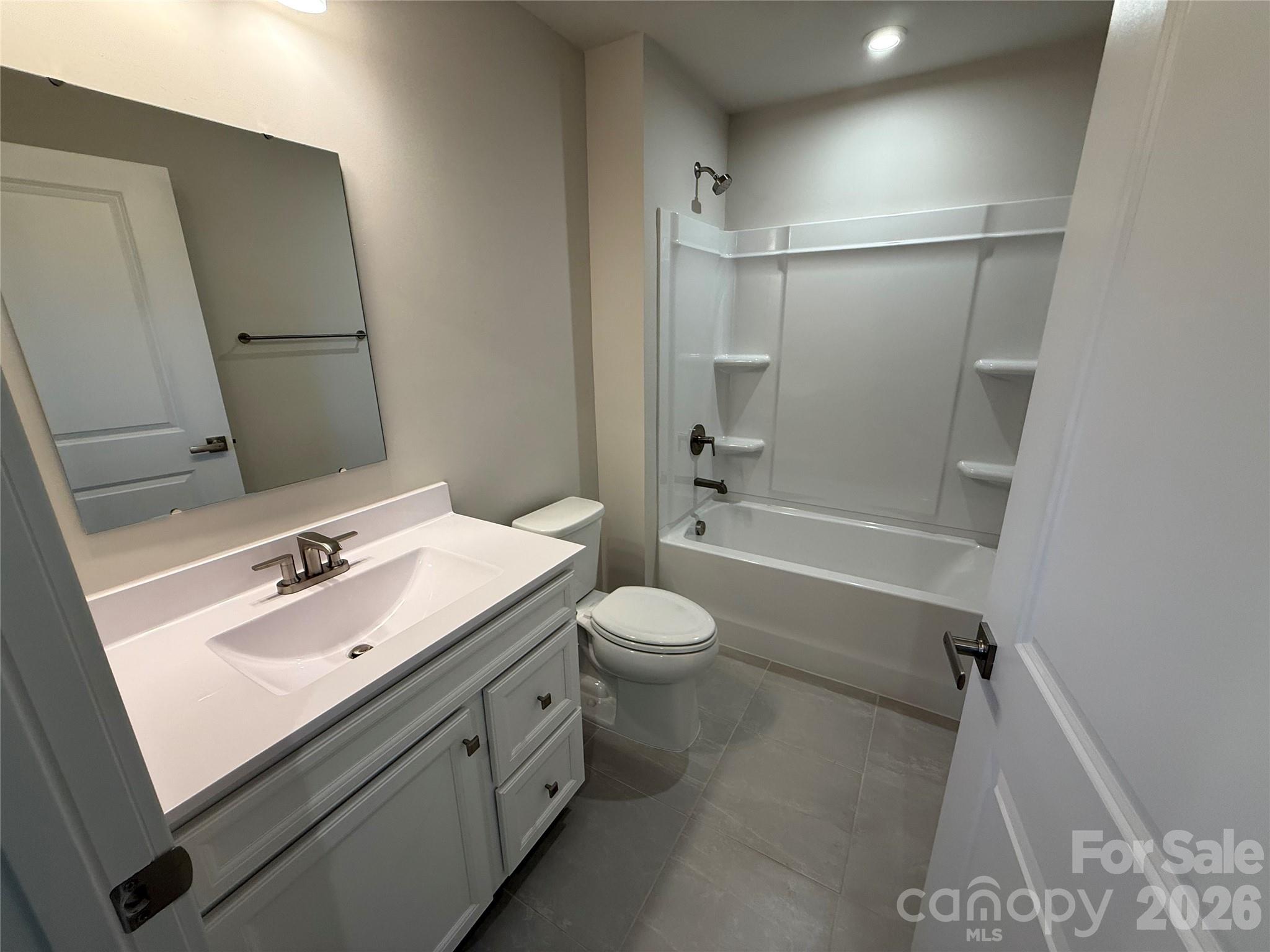 3266 Eller Drive Extension — Hickory