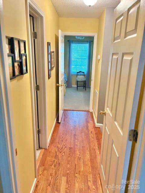 912 Redwood Lane — Chester