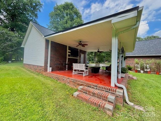 912 Redwood Lane — Chester