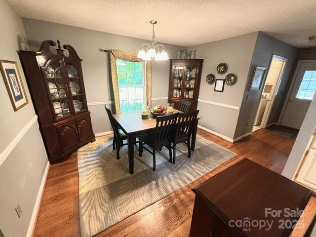 912 Redwood Lane — Chester