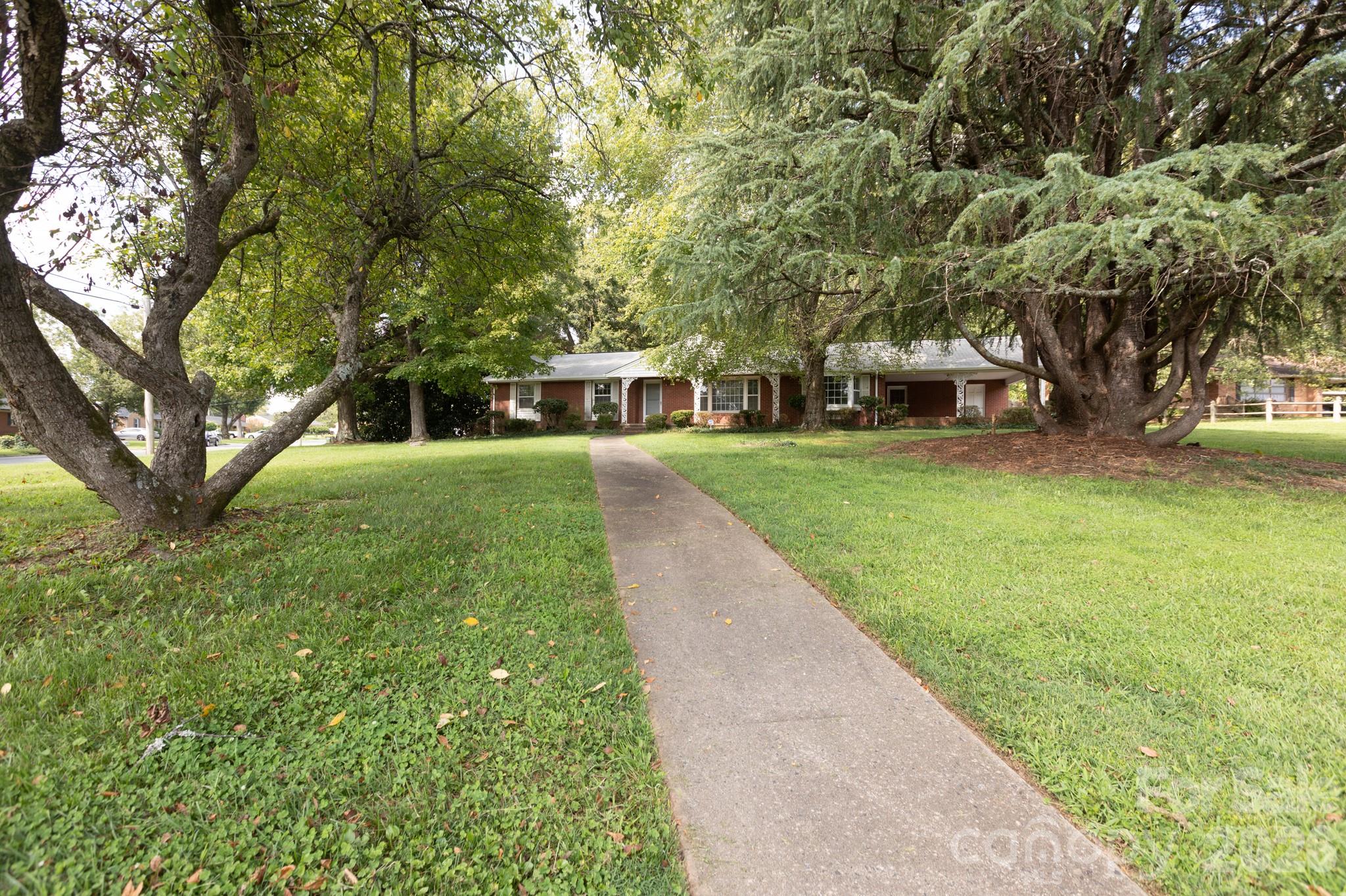 208 Victoria Circle — Kings Mountain