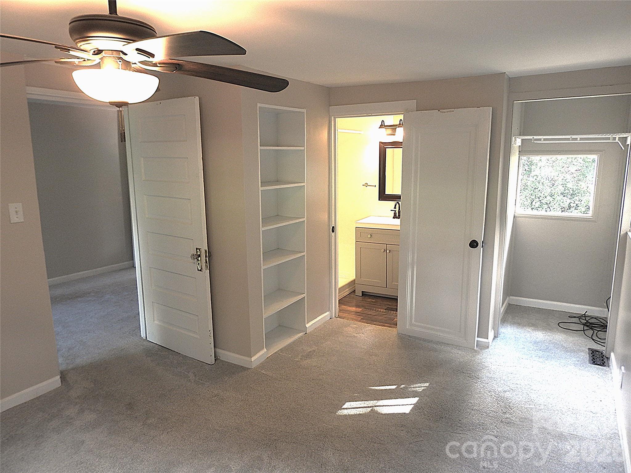 201 Merriman Road — Hendersonville