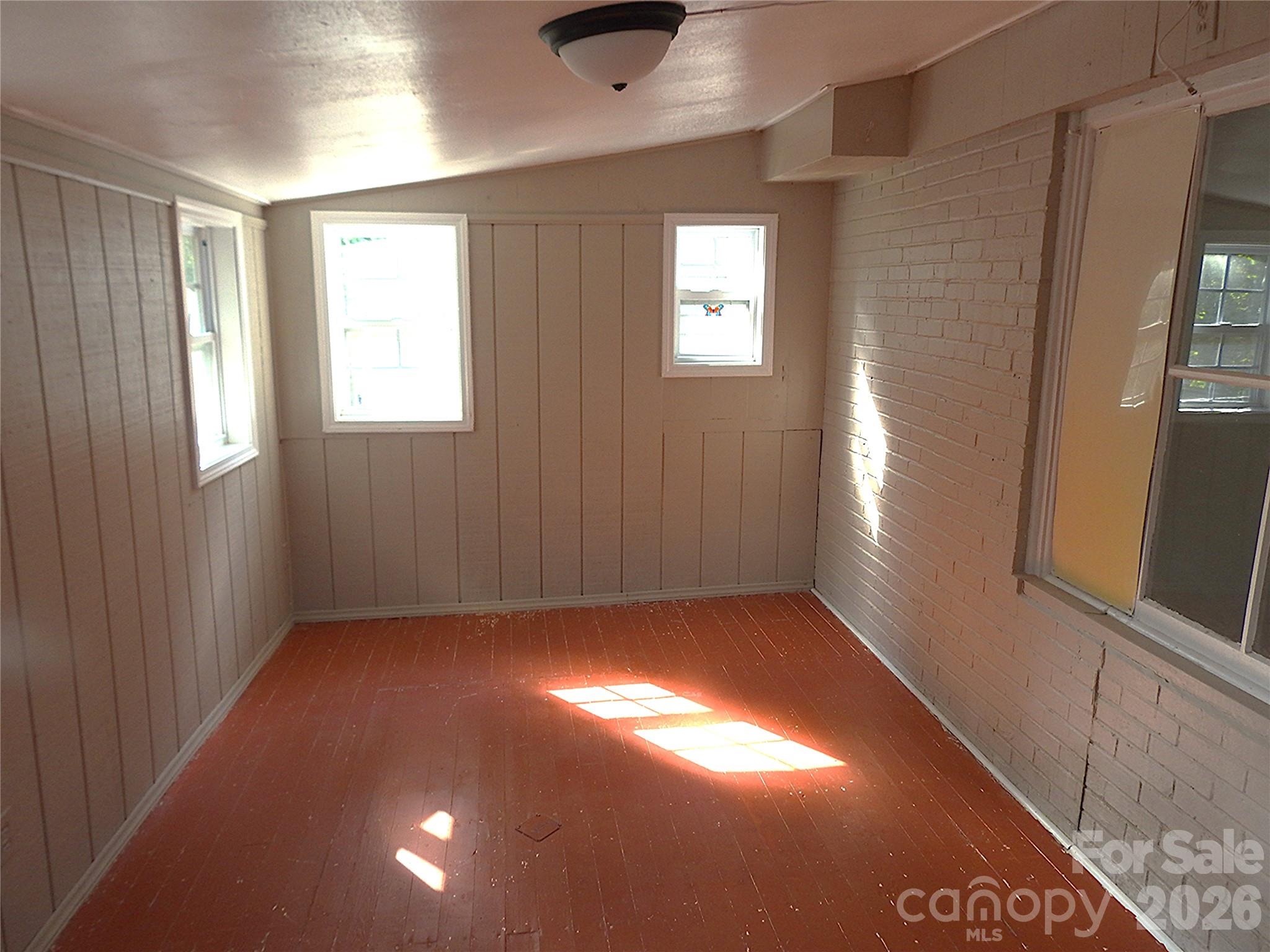 201 Merriman Road — Hendersonville