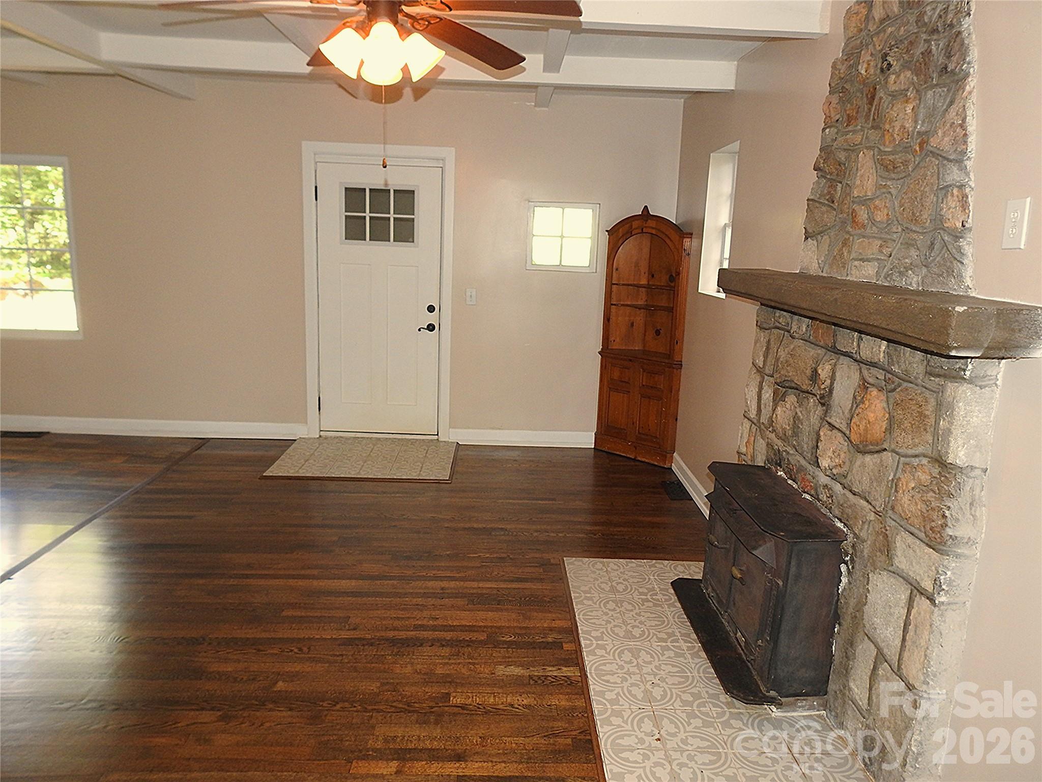 201 Merriman Road — Hendersonville