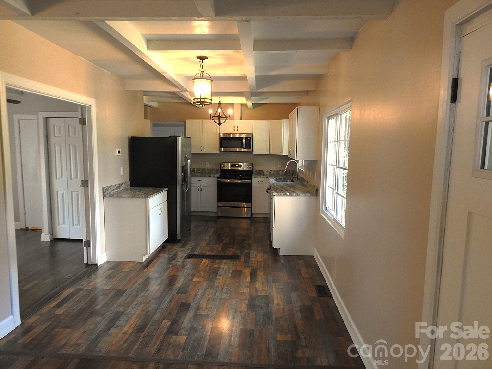 201 Merriman Road — Hendersonville