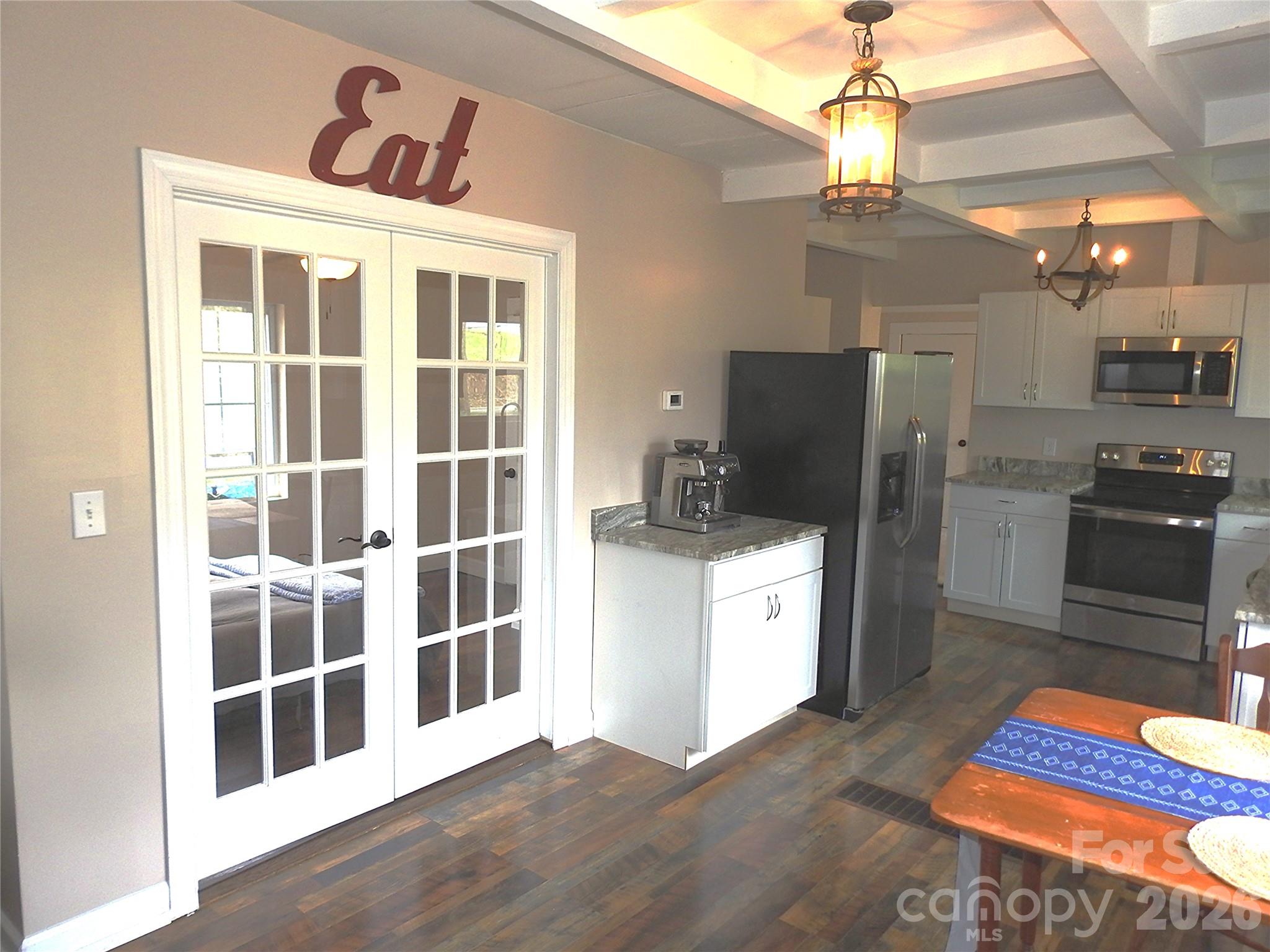 201 Merriman Road — Hendersonville