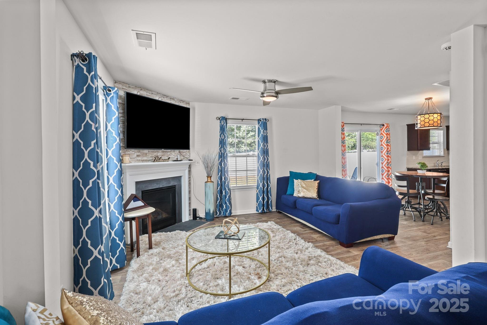 5433 Tumbling Brook Lane — Charlotte