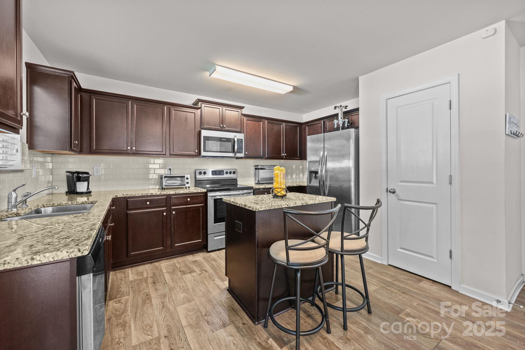 5433 Tumbling Brook Lane — Charlotte