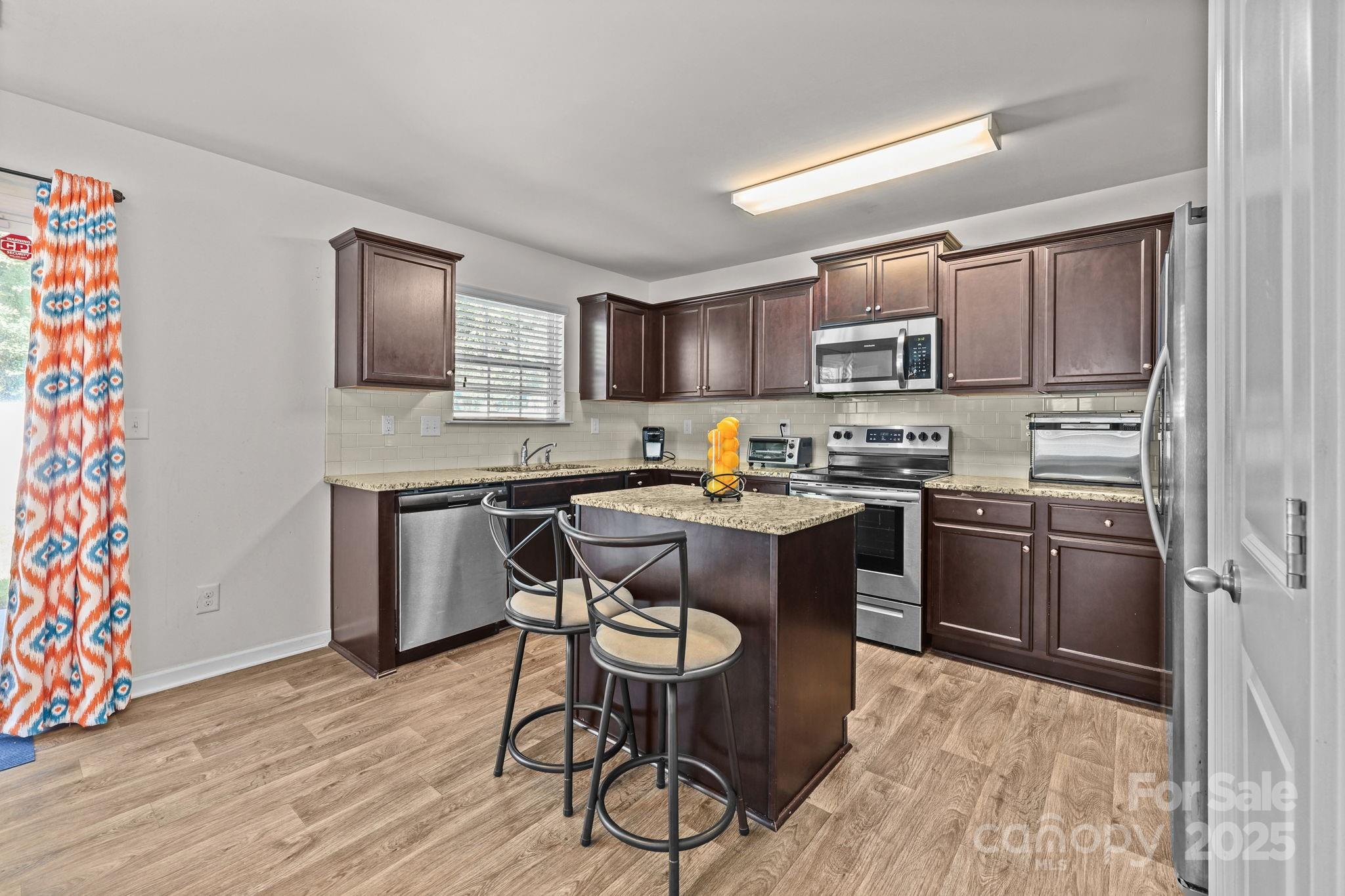 5433 Tumbling Brook Lane — Charlotte