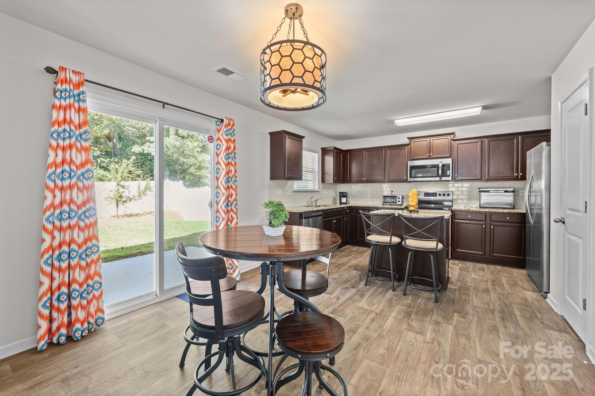 5433 Tumbling Brook Lane — Charlotte