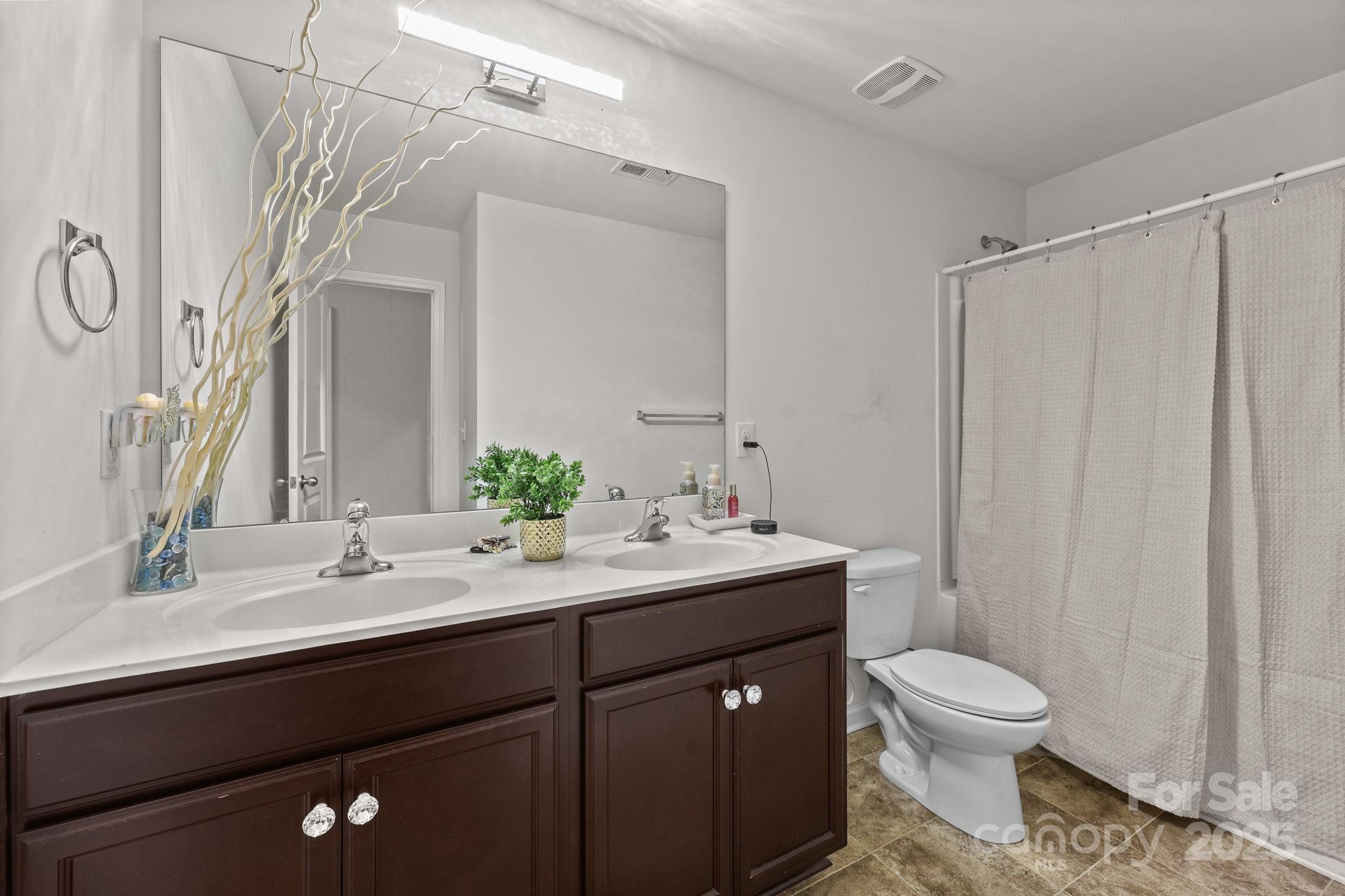 5433 Tumbling Brook Lane — Charlotte