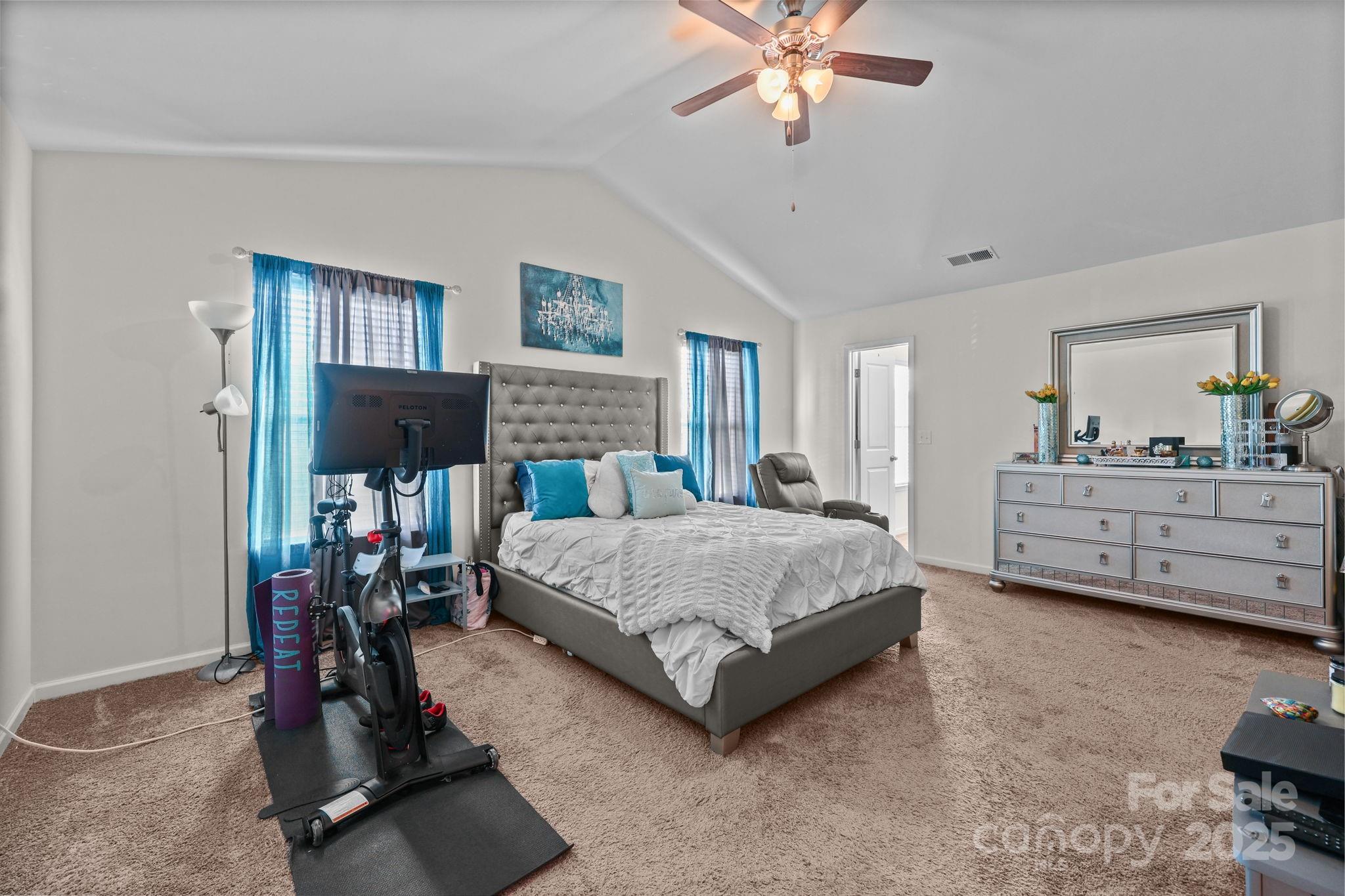 5433 Tumbling Brook Lane — Charlotte