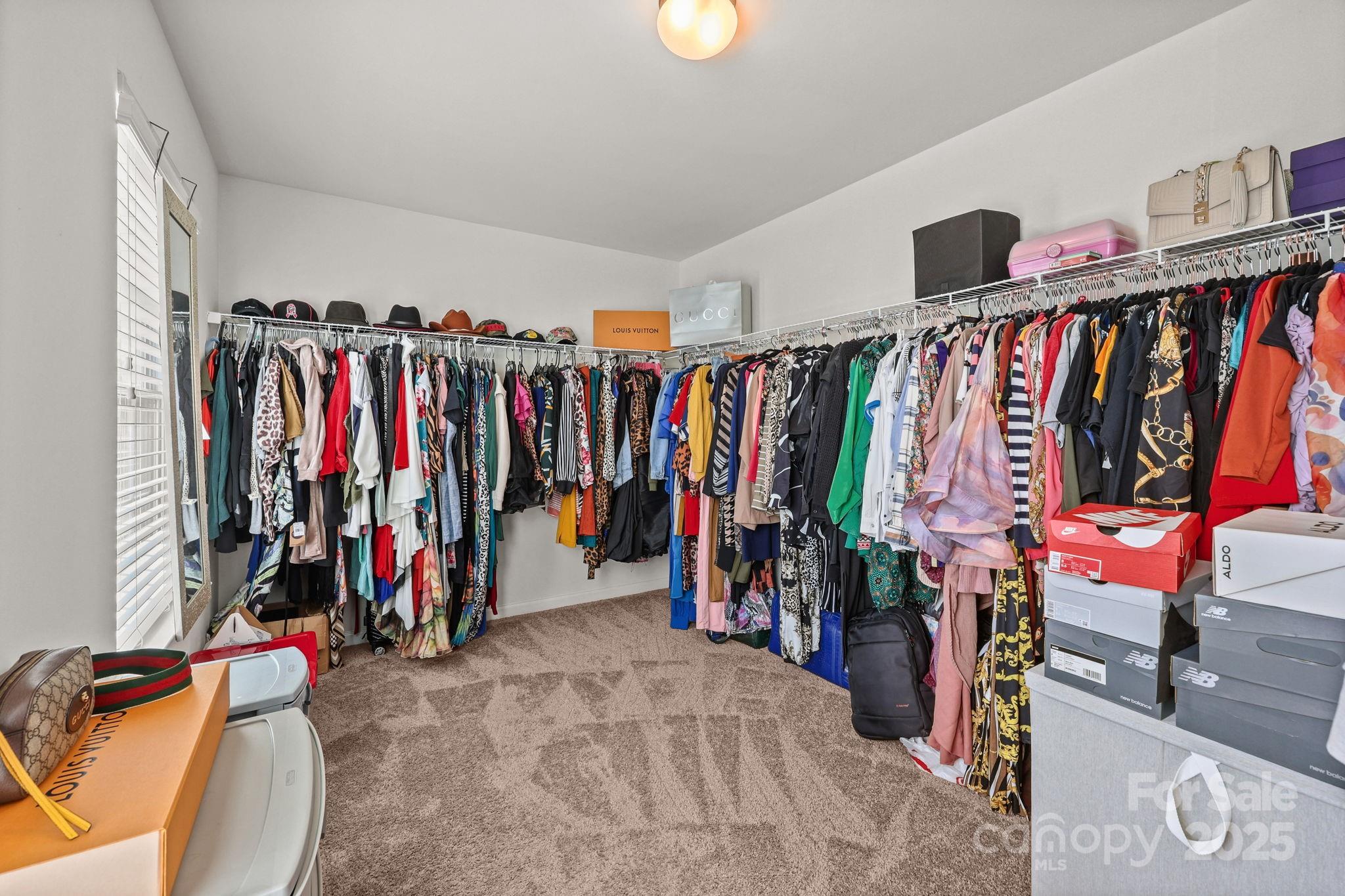 5433 Tumbling Brook Lane — Charlotte