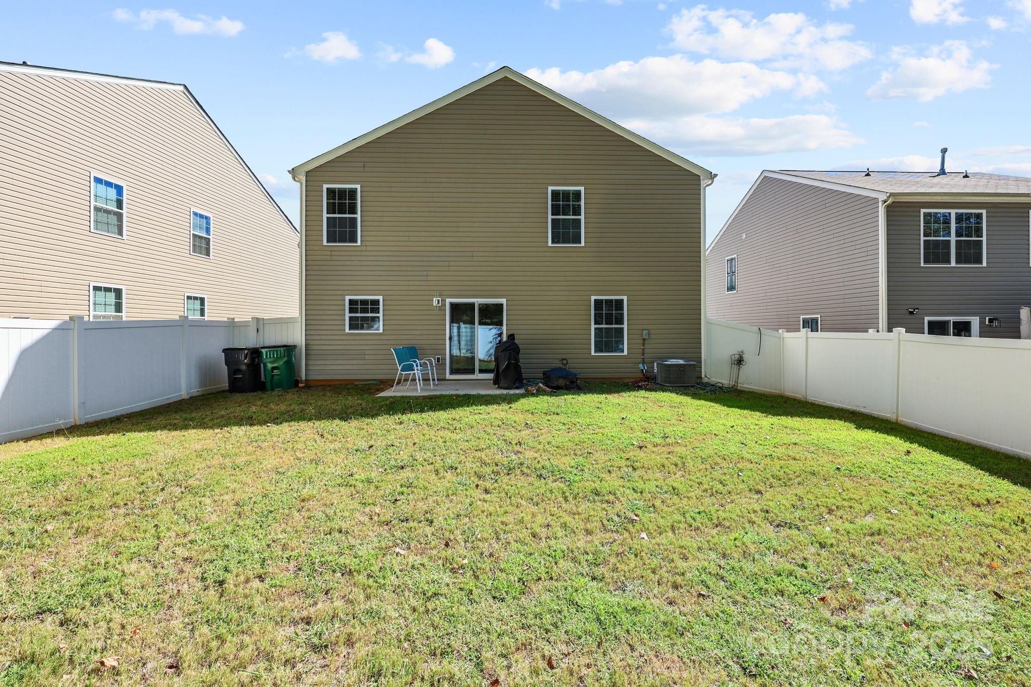 5433 Tumbling Brook Lane — Charlotte