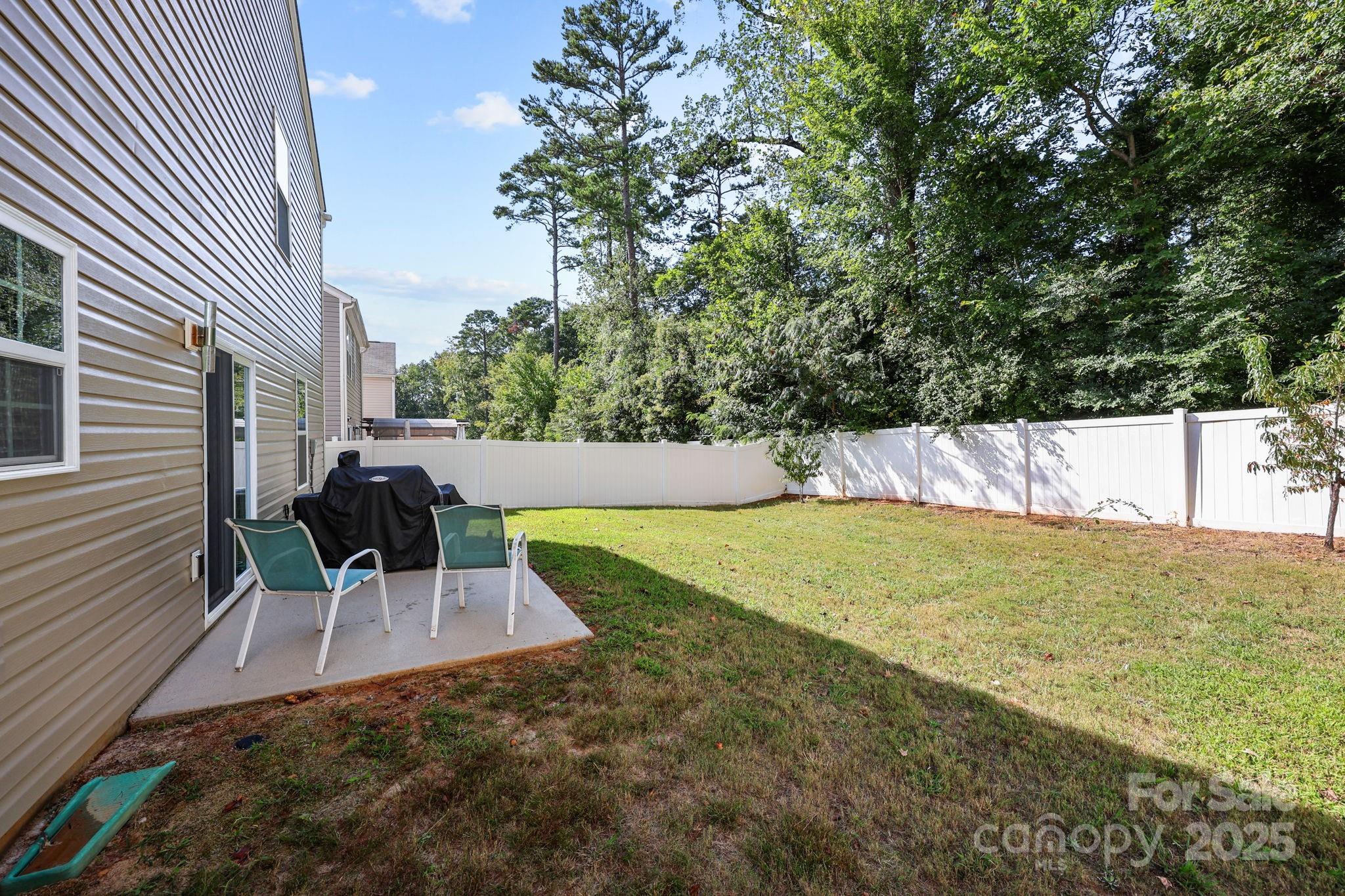 5433 Tumbling Brook Lane — Charlotte