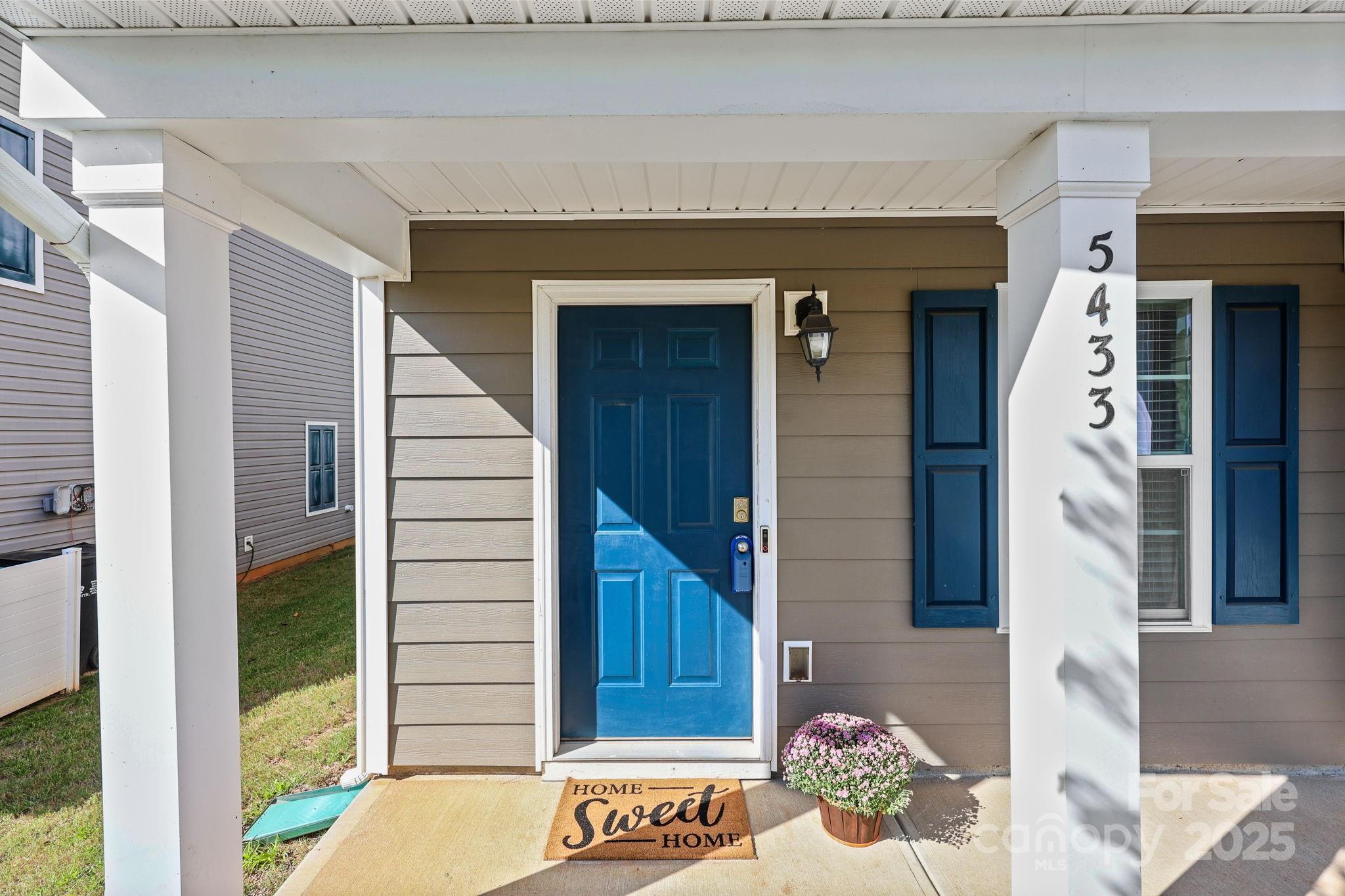 5433 Tumbling Brook Lane — Charlotte