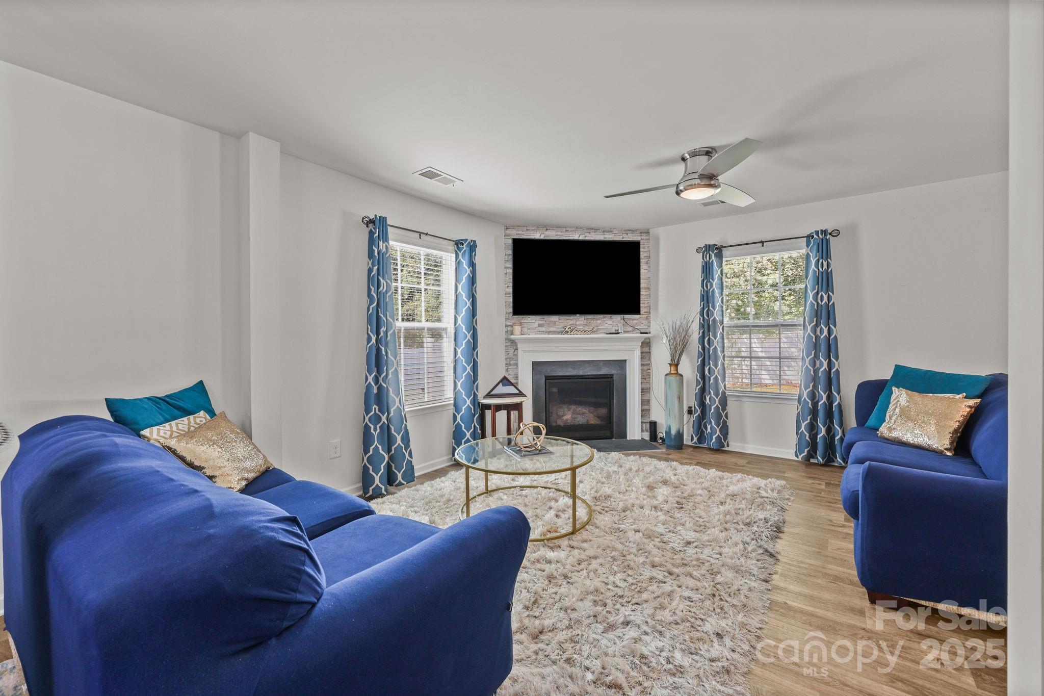 5433 Tumbling Brook Lane — Charlotte