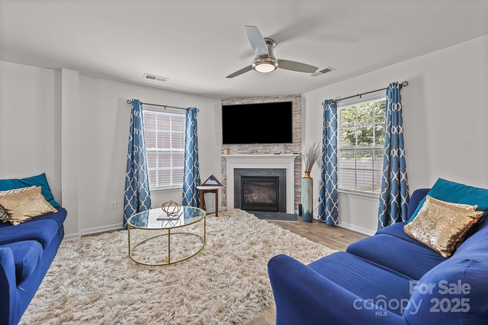 5433 Tumbling Brook Lane — Charlotte