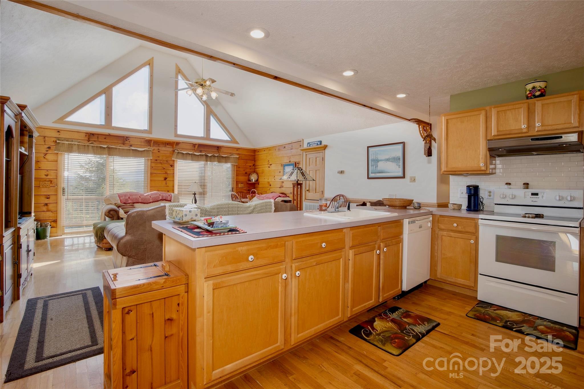 807 Pine Tree Road — Spruce Pine