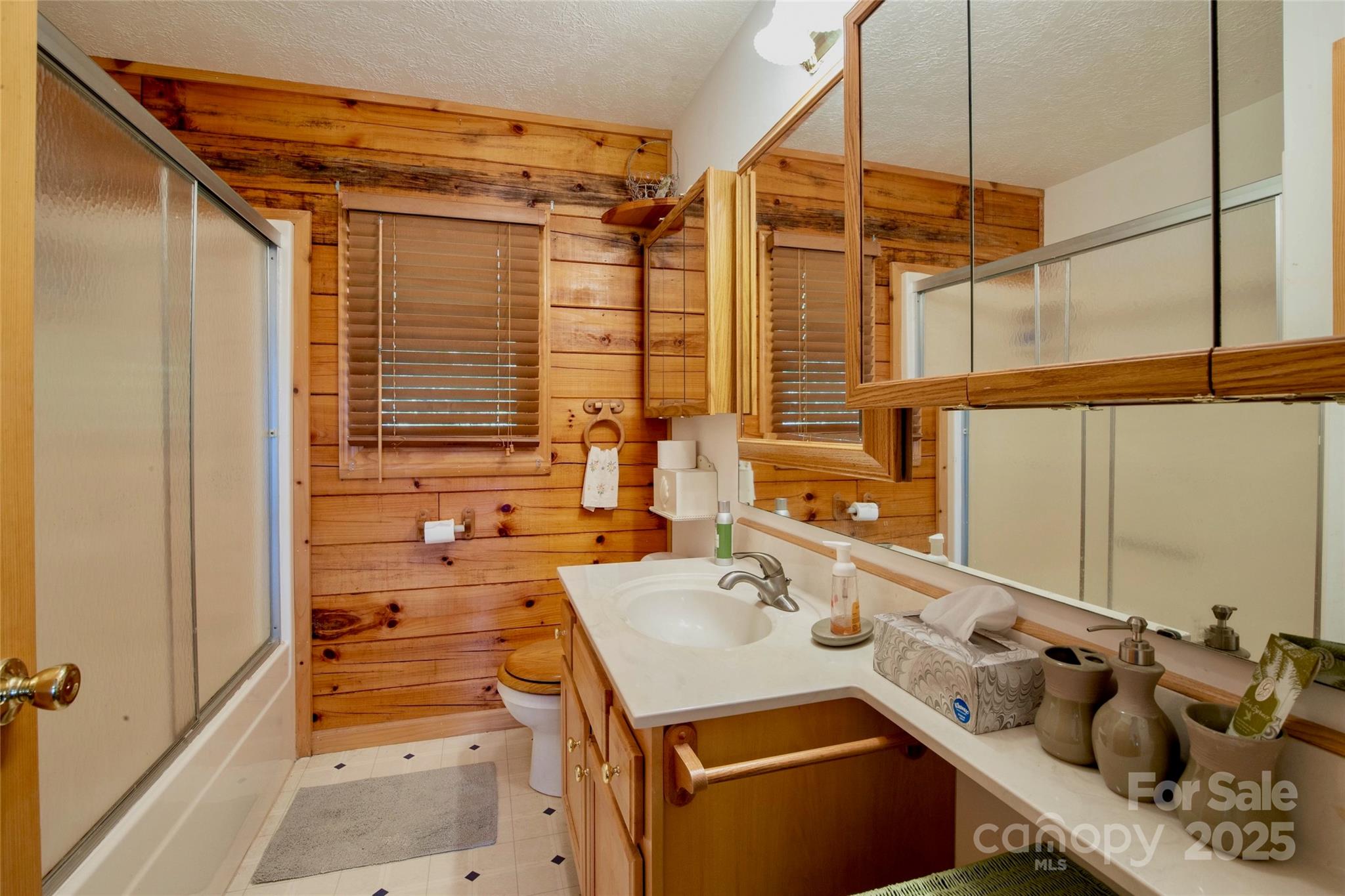 807 Pine Tree Road — Spruce Pine