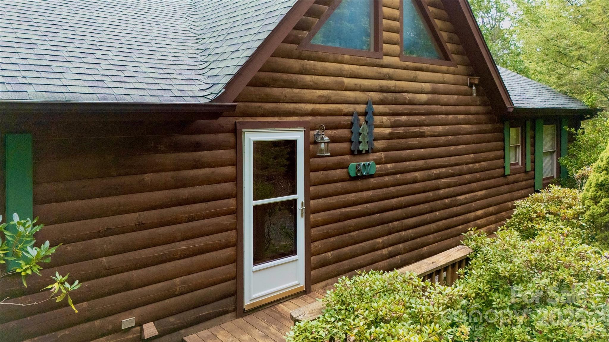 807 Pine Tree Road — Spruce Pine
