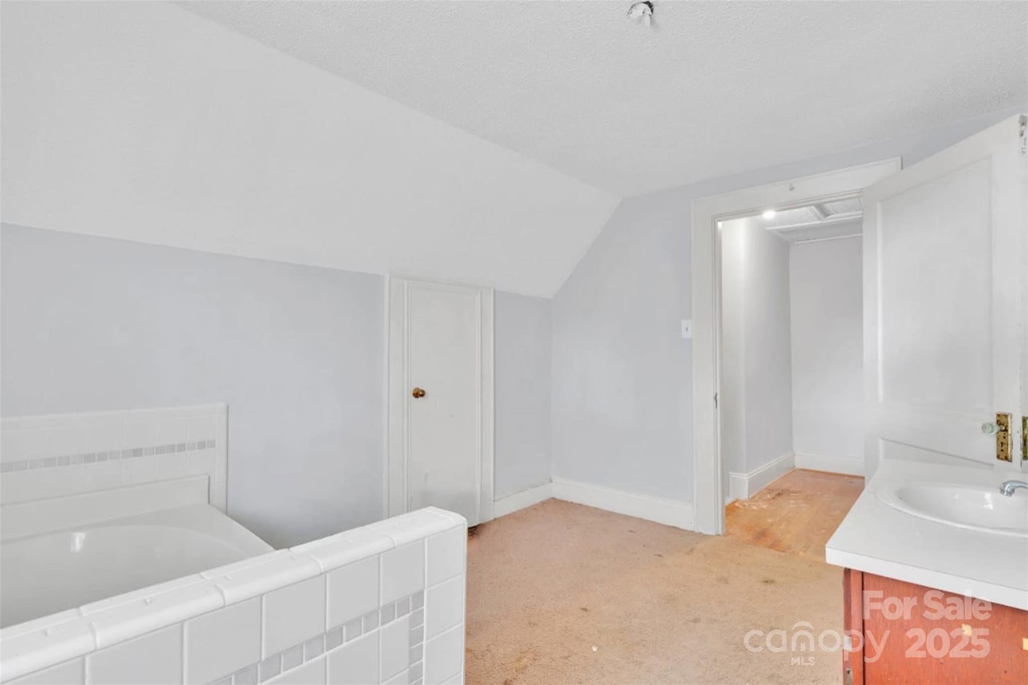 409 Gold Street — Shelby