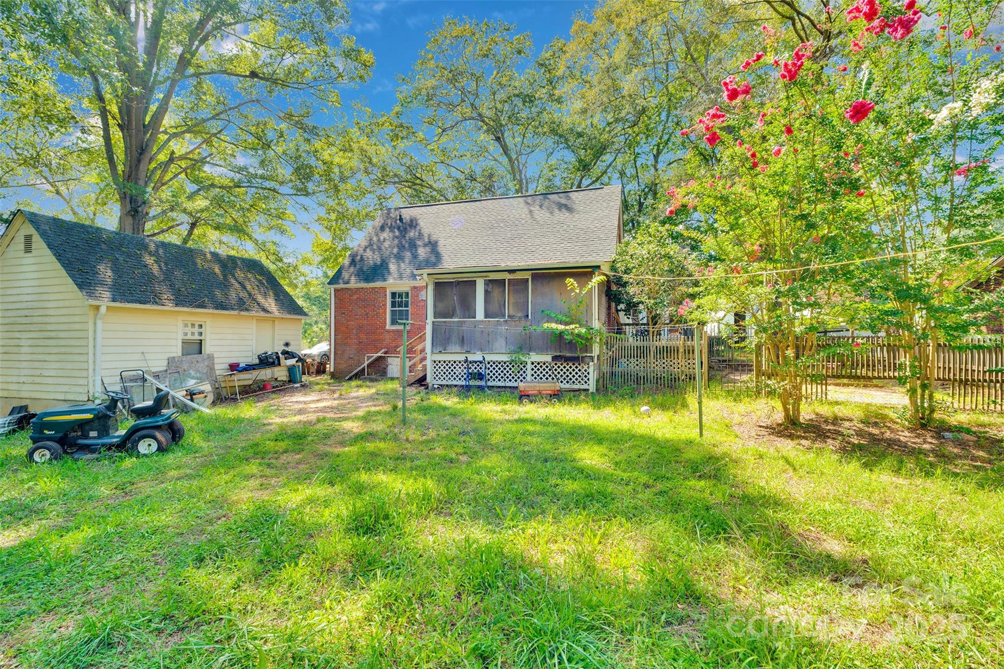 409 Gold Street — Shelby