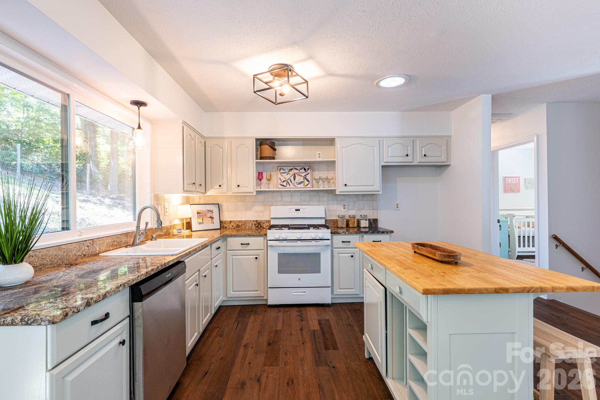 50 Springwood Drive — Asheville