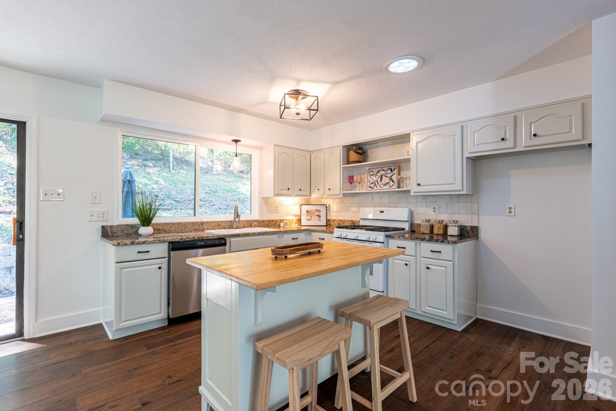 50 Springwood Drive — Asheville