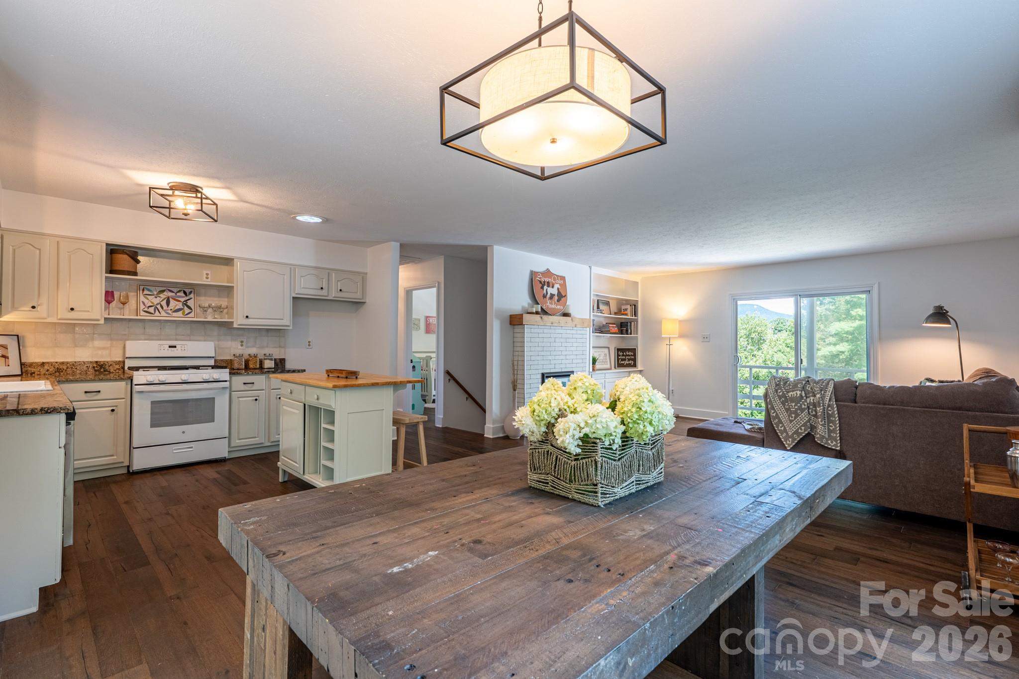 50 Springwood Drive — Asheville