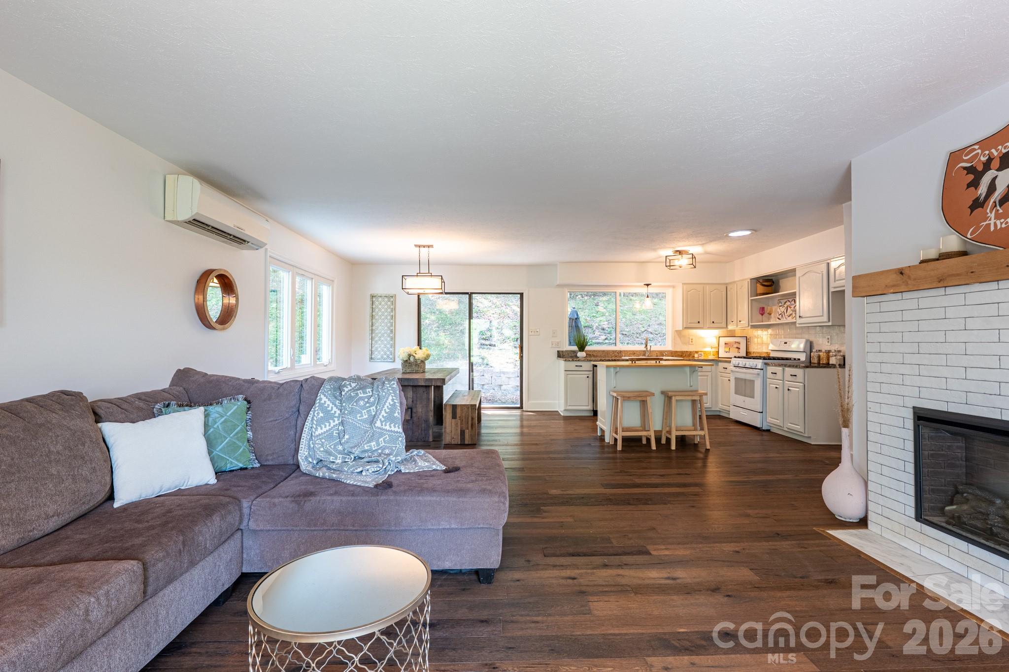 50 Springwood Drive — Asheville