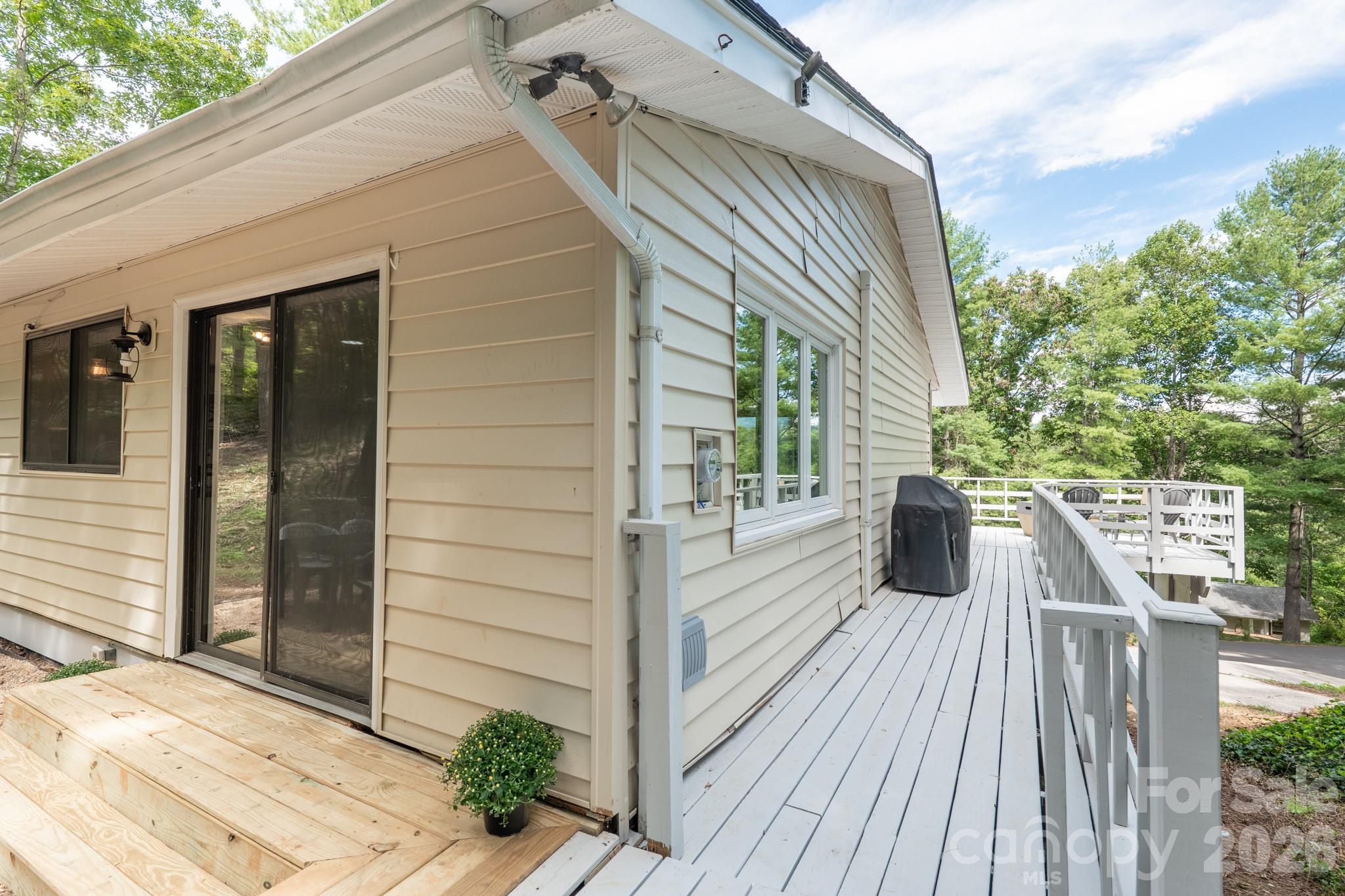 50 Springwood Drive — Asheville