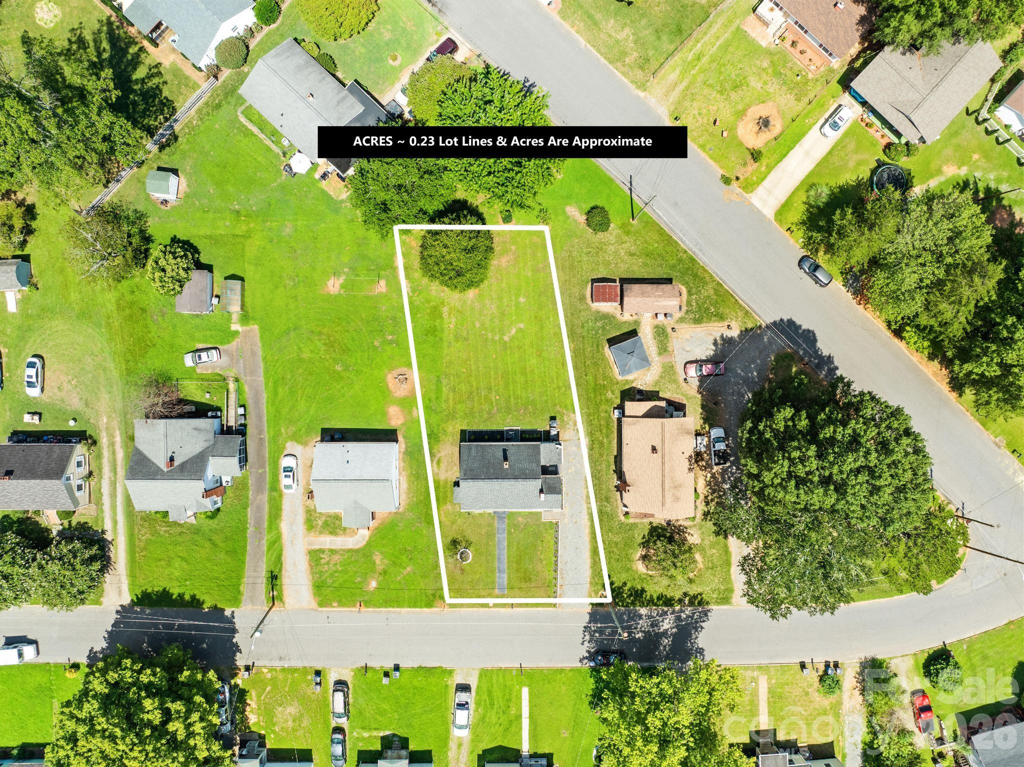 320 W Bingham Street — Statesville