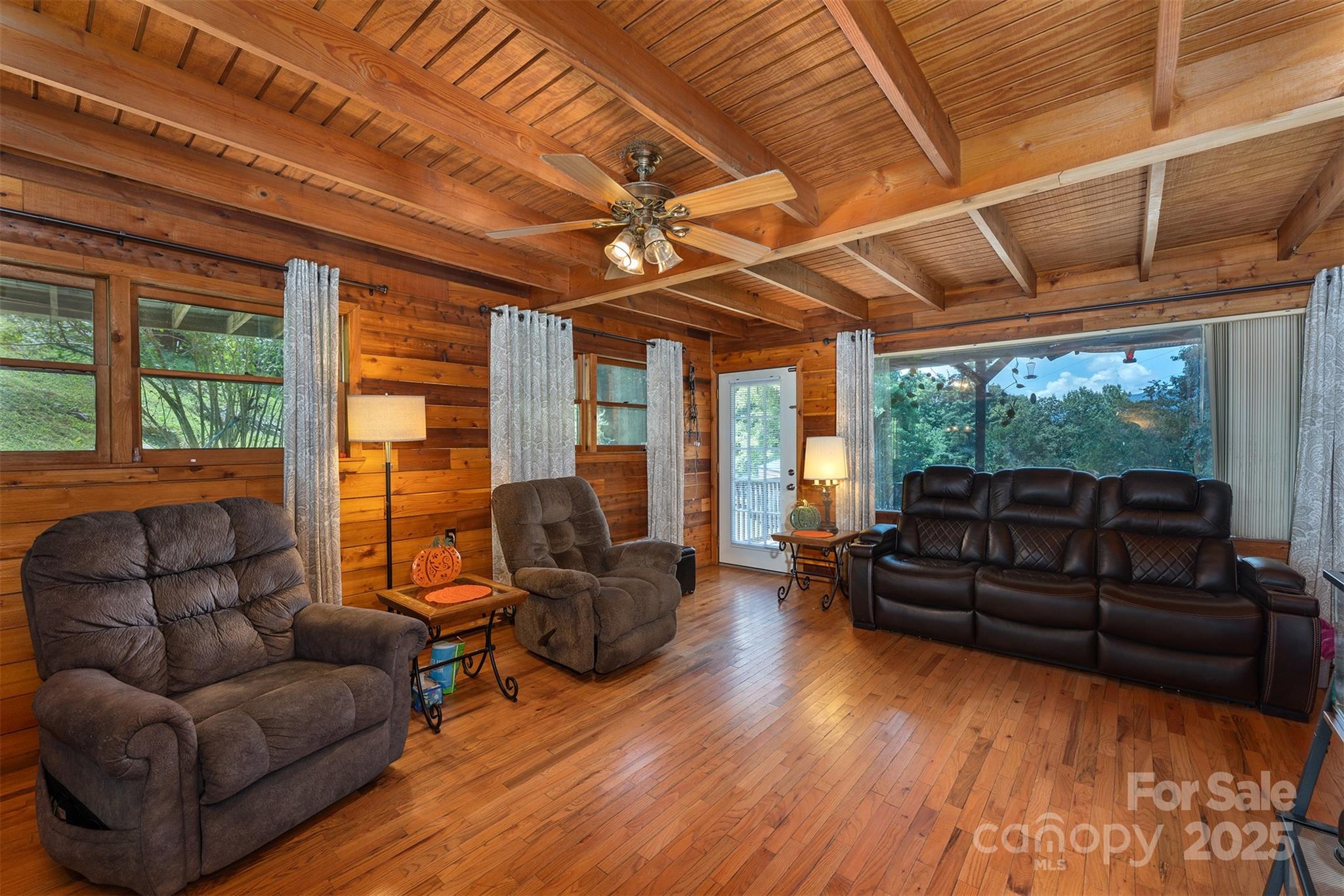 1145 Woolyshot Branch Road — Hot Springs