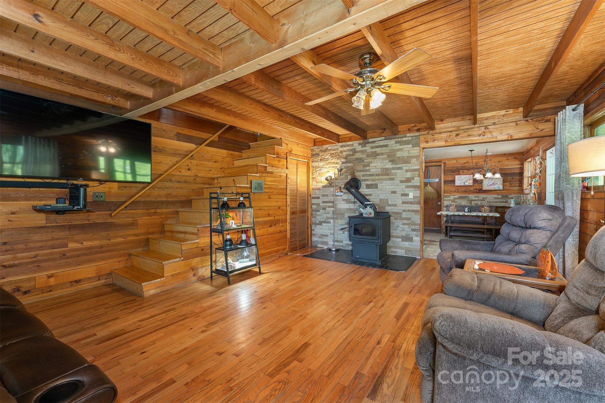 1145 Woolyshot Branch Road — Hot Springs