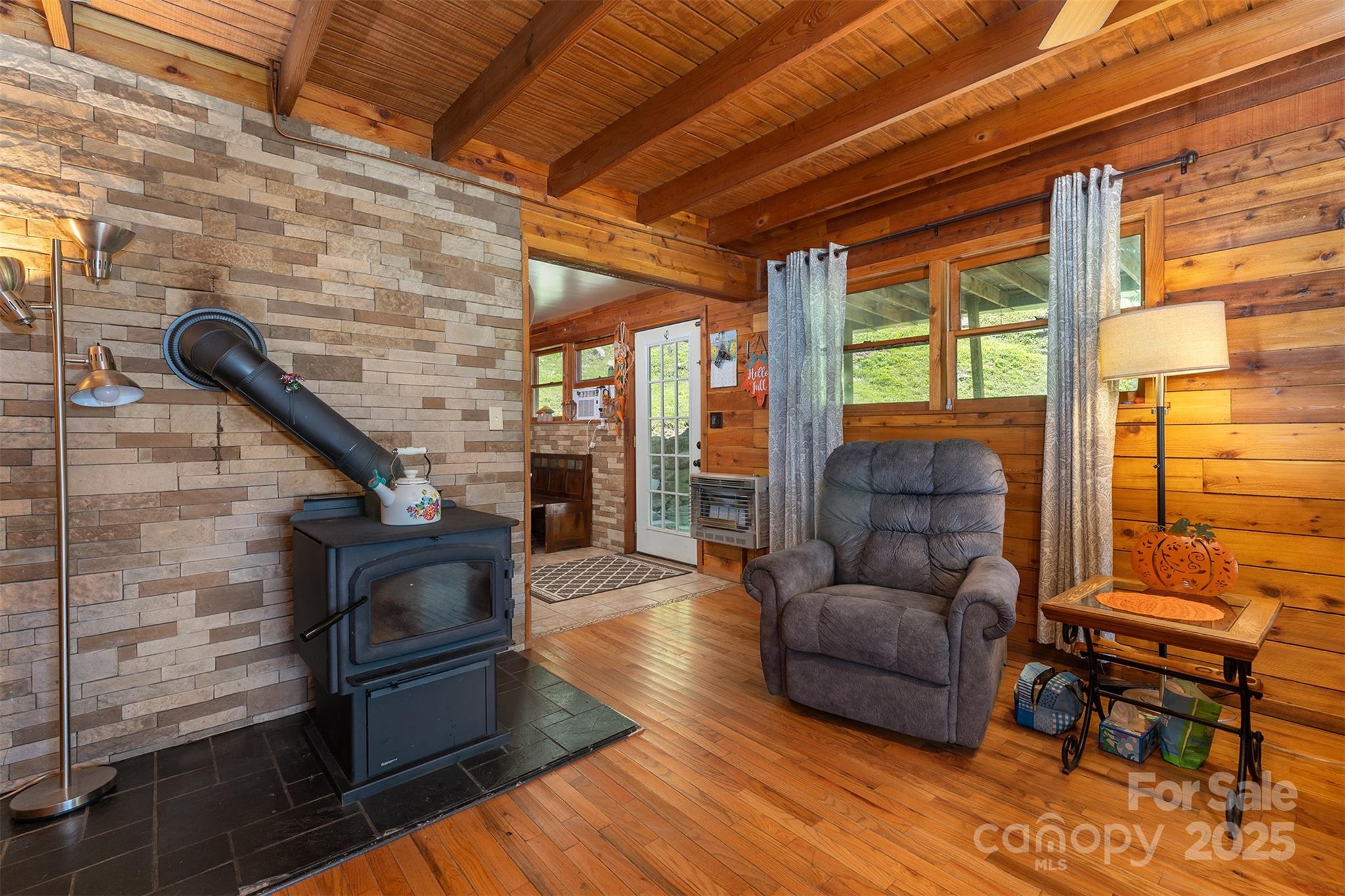 1145 Woolyshot Branch Road — Hot Springs