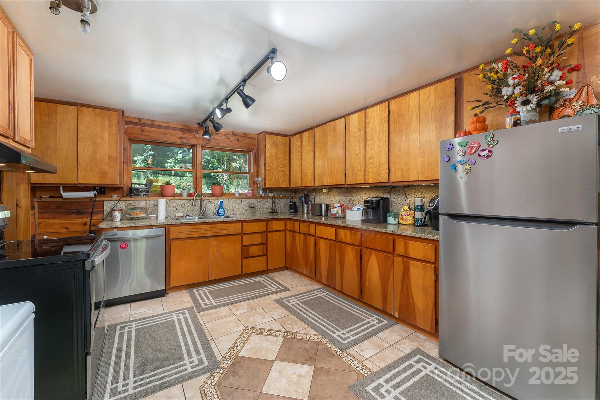 1145 Woolyshot Branch Road — Hot Springs