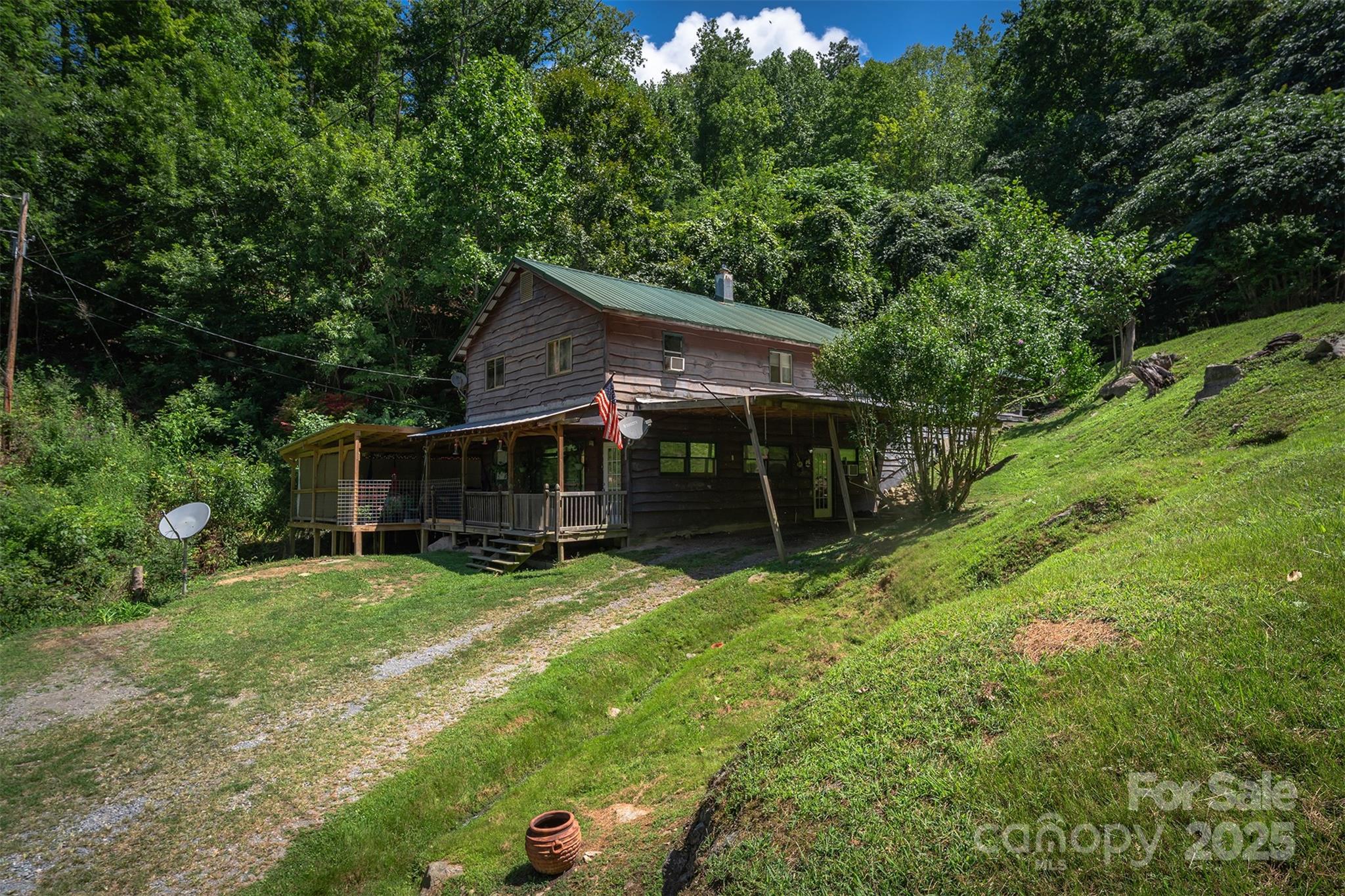 1145 Woolyshot Branch Road — Hot Springs