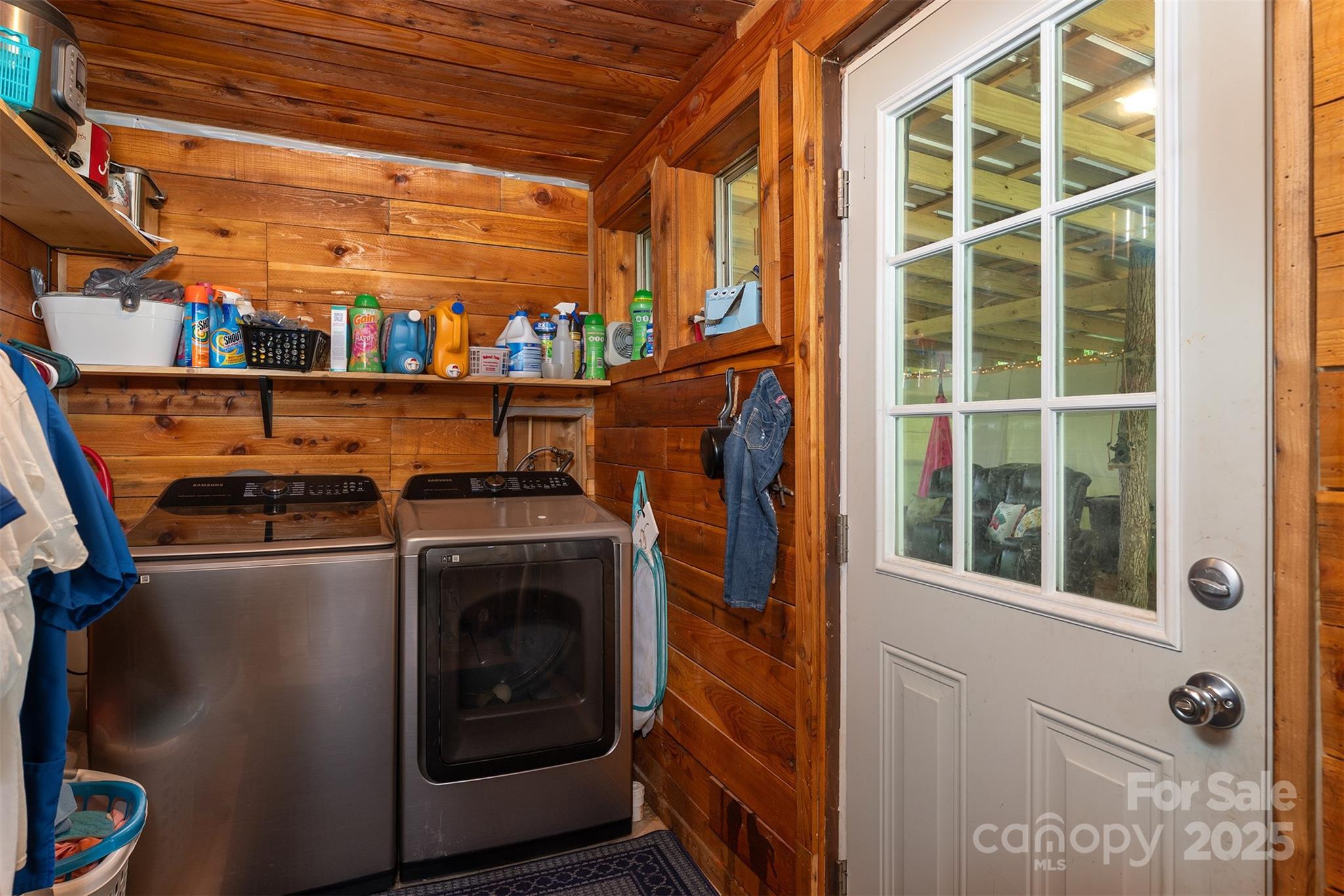 1145 Woolyshot Branch Road — Hot Springs