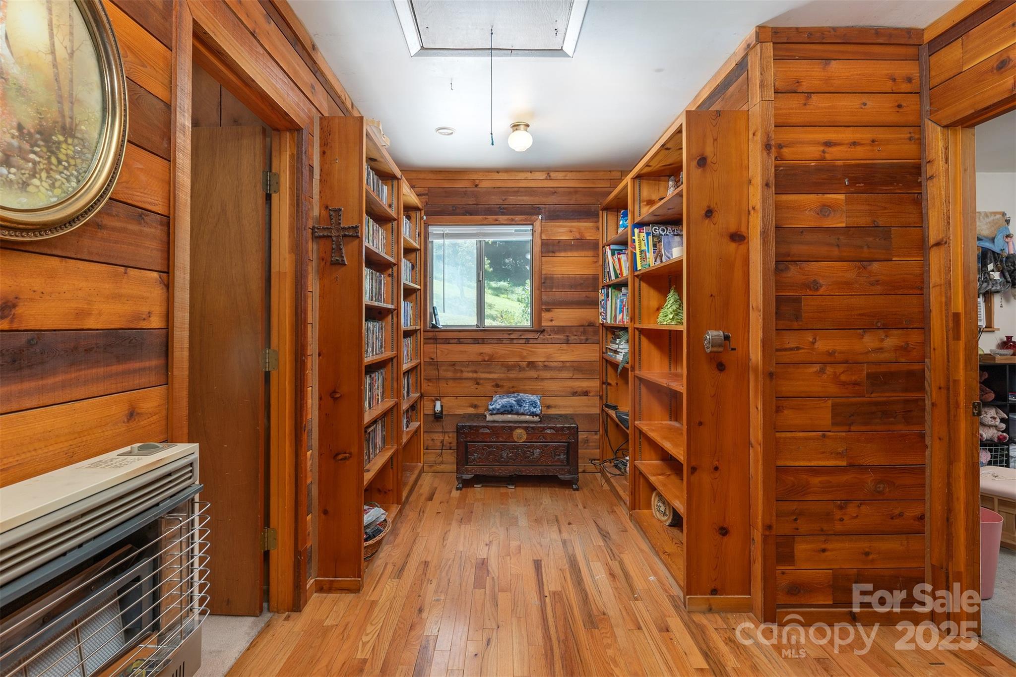1145 Woolyshot Branch Road — Hot Springs