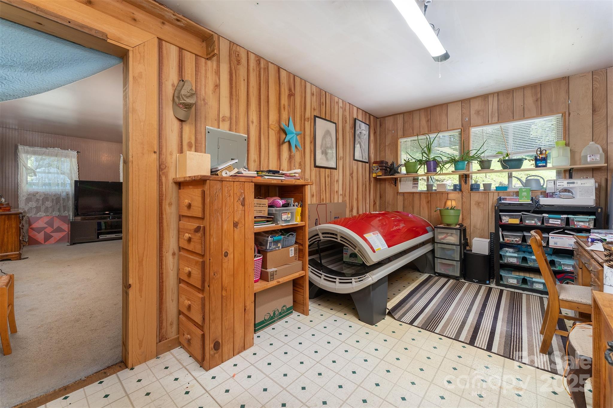 1145 Woolyshot Branch Road — Hot Springs
